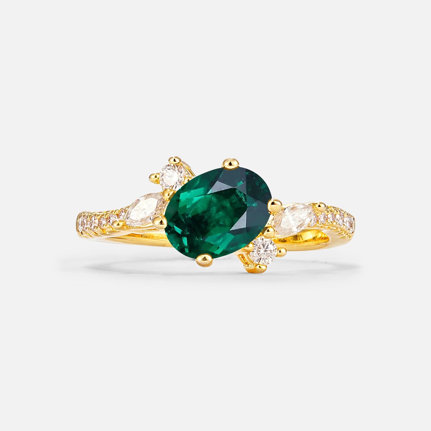 Vintage Oval Cut Emerald Engagement Ring for Her