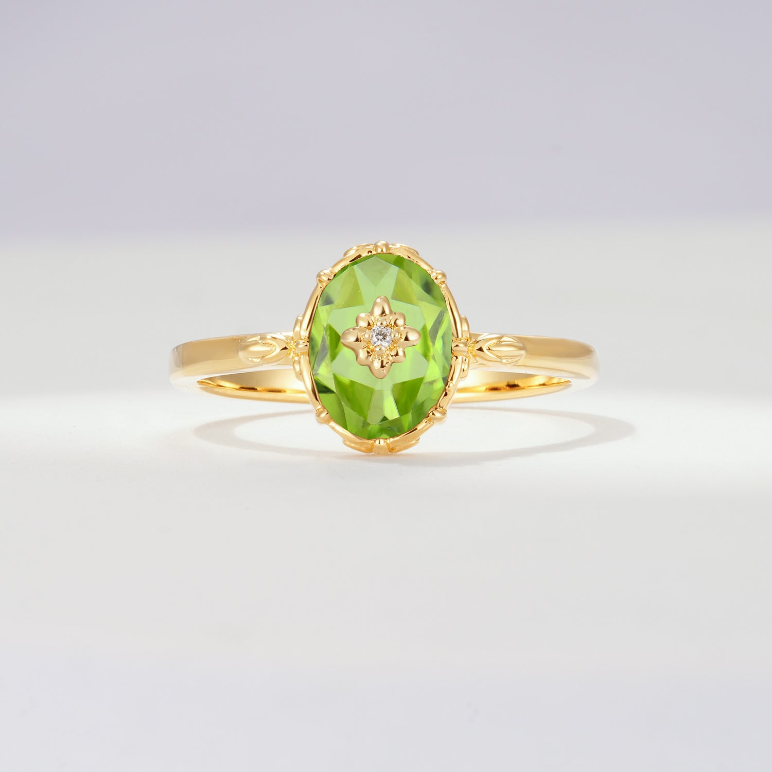 ML07036 Peridot Ring - Yellow-Gold