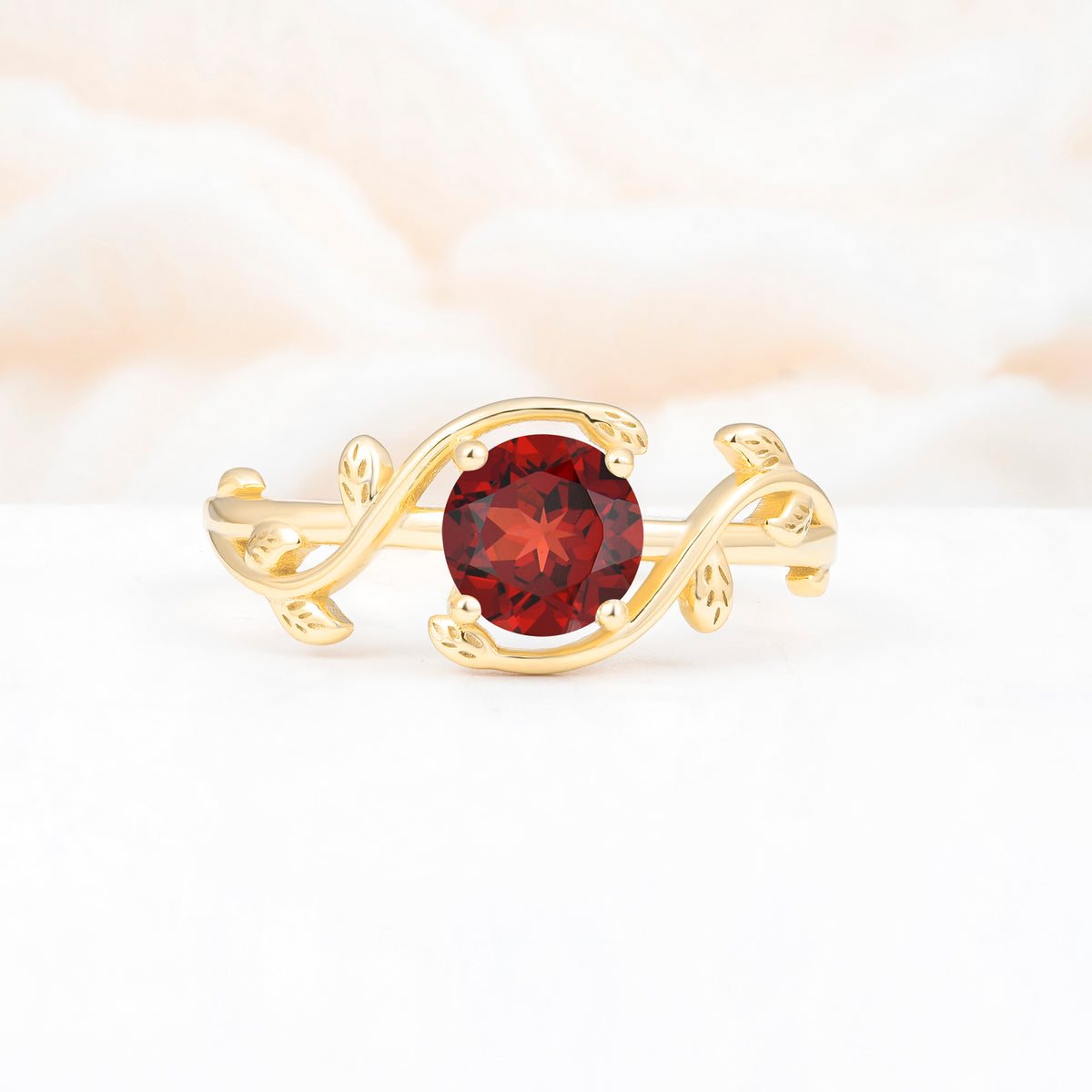 ML07039 Garnet Ring - Yellow-Gold