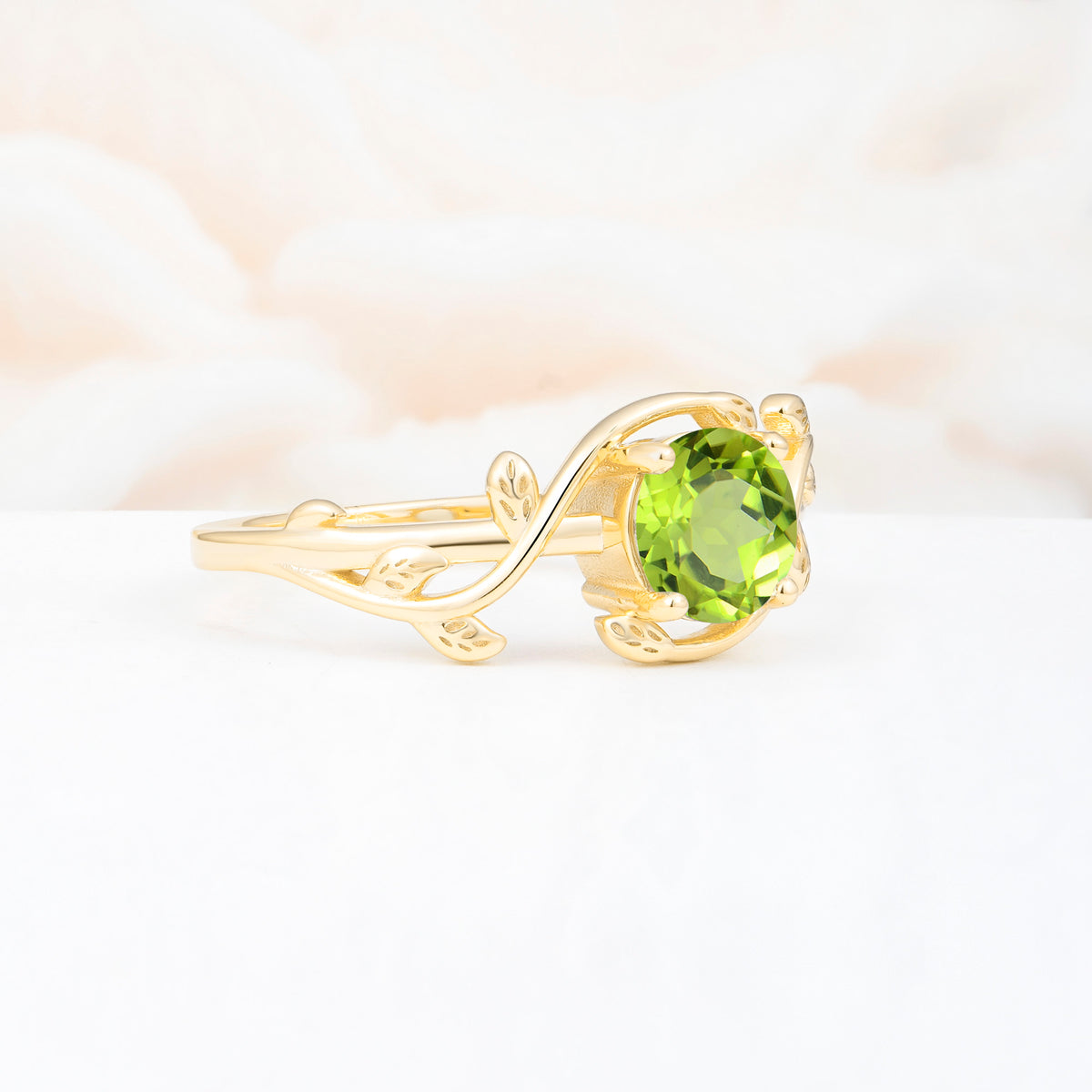 ML07039 Peridot Ring - White-Gold