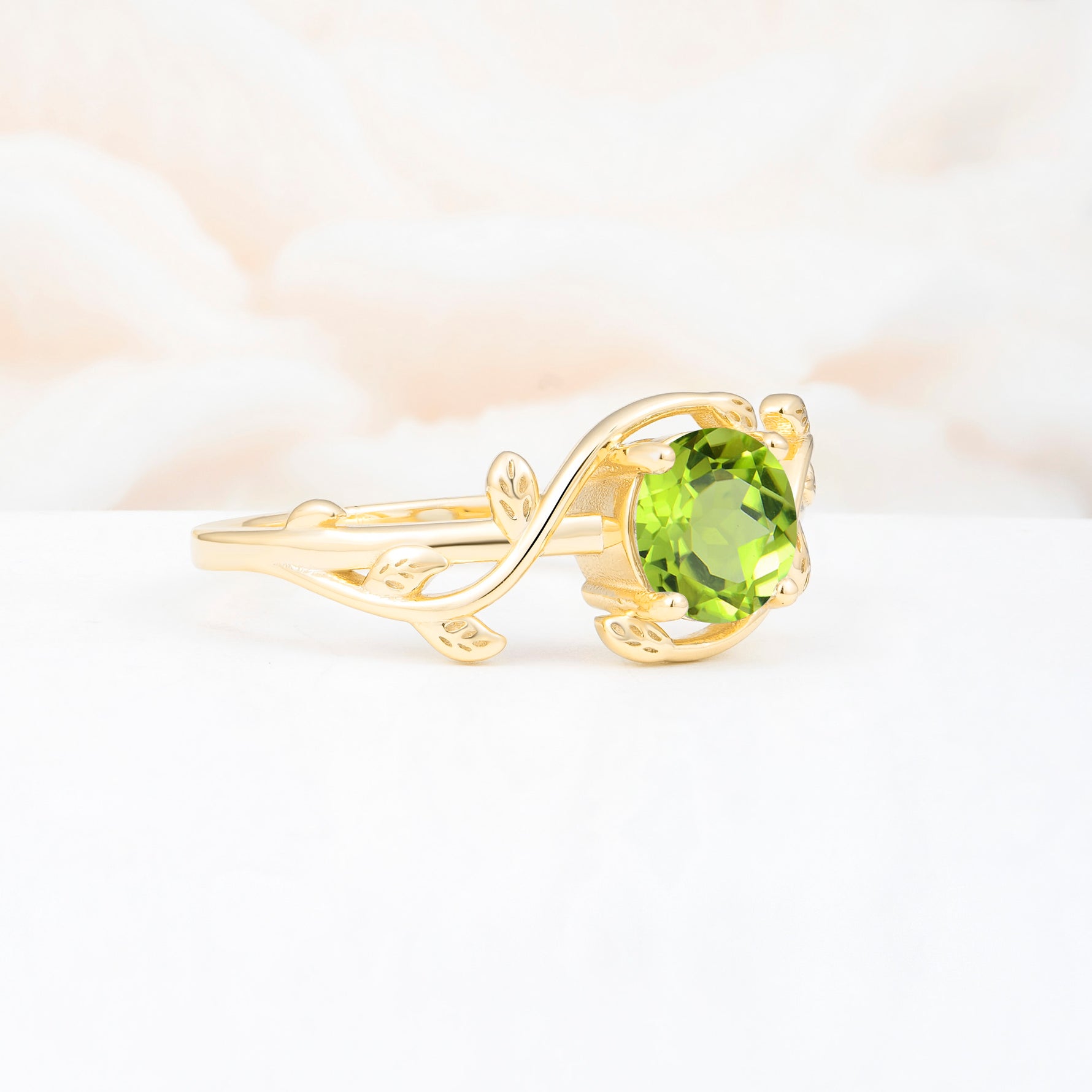 ML07039 Peridot Ring - White-Gold