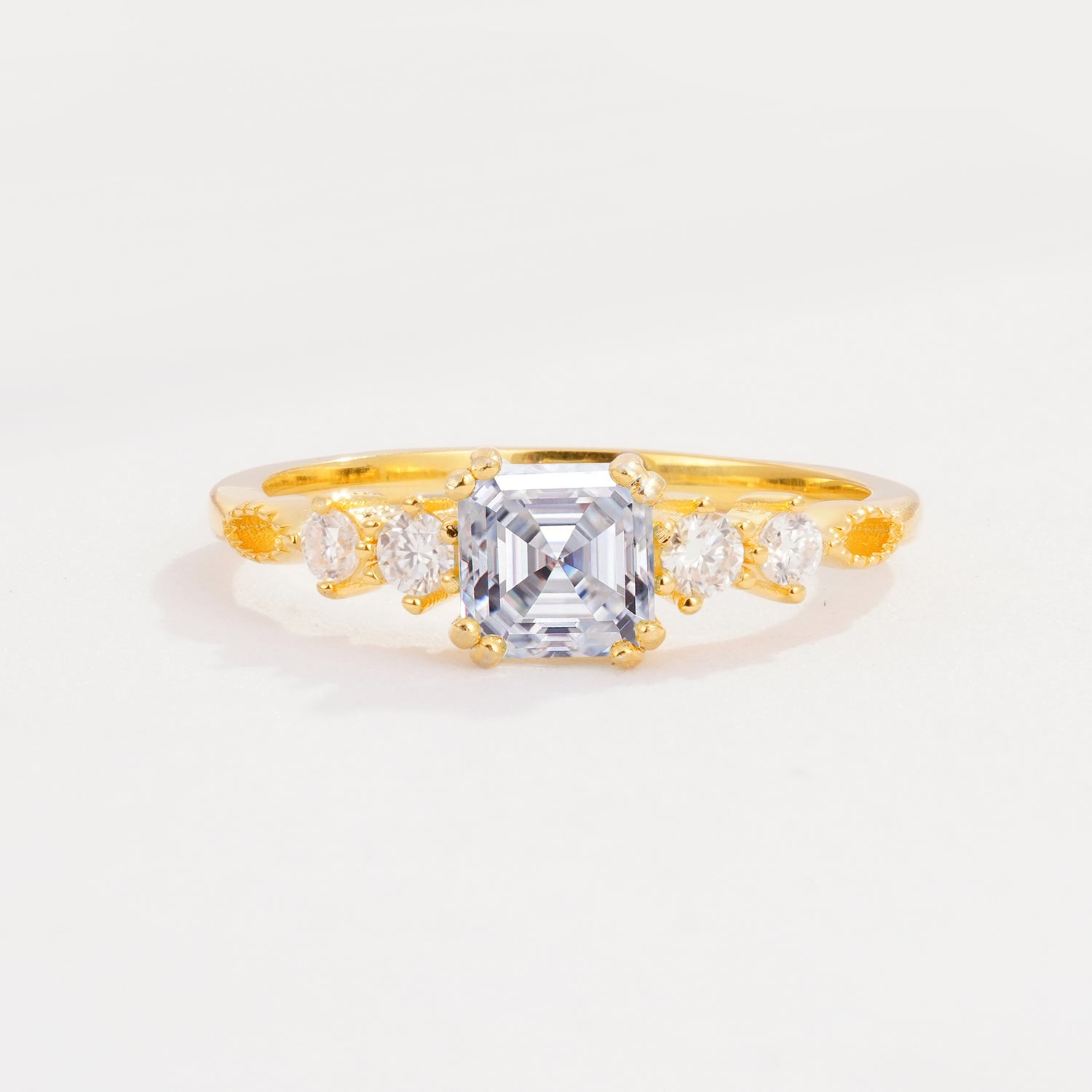 ML07044 Moissanite Ring - Yellow-Gold