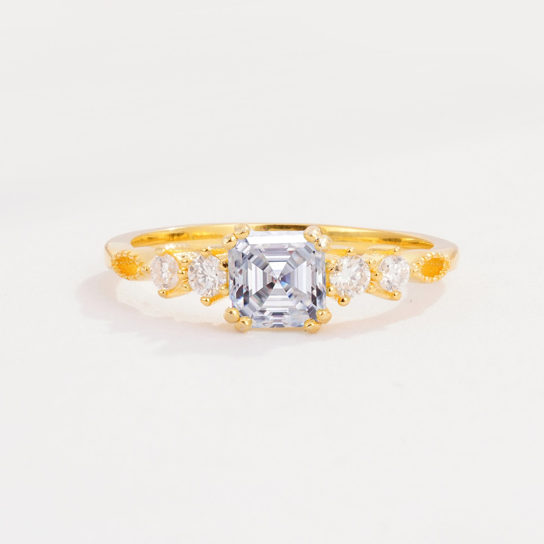 ML07044 Moissanite Ring - Yellow-Gold
