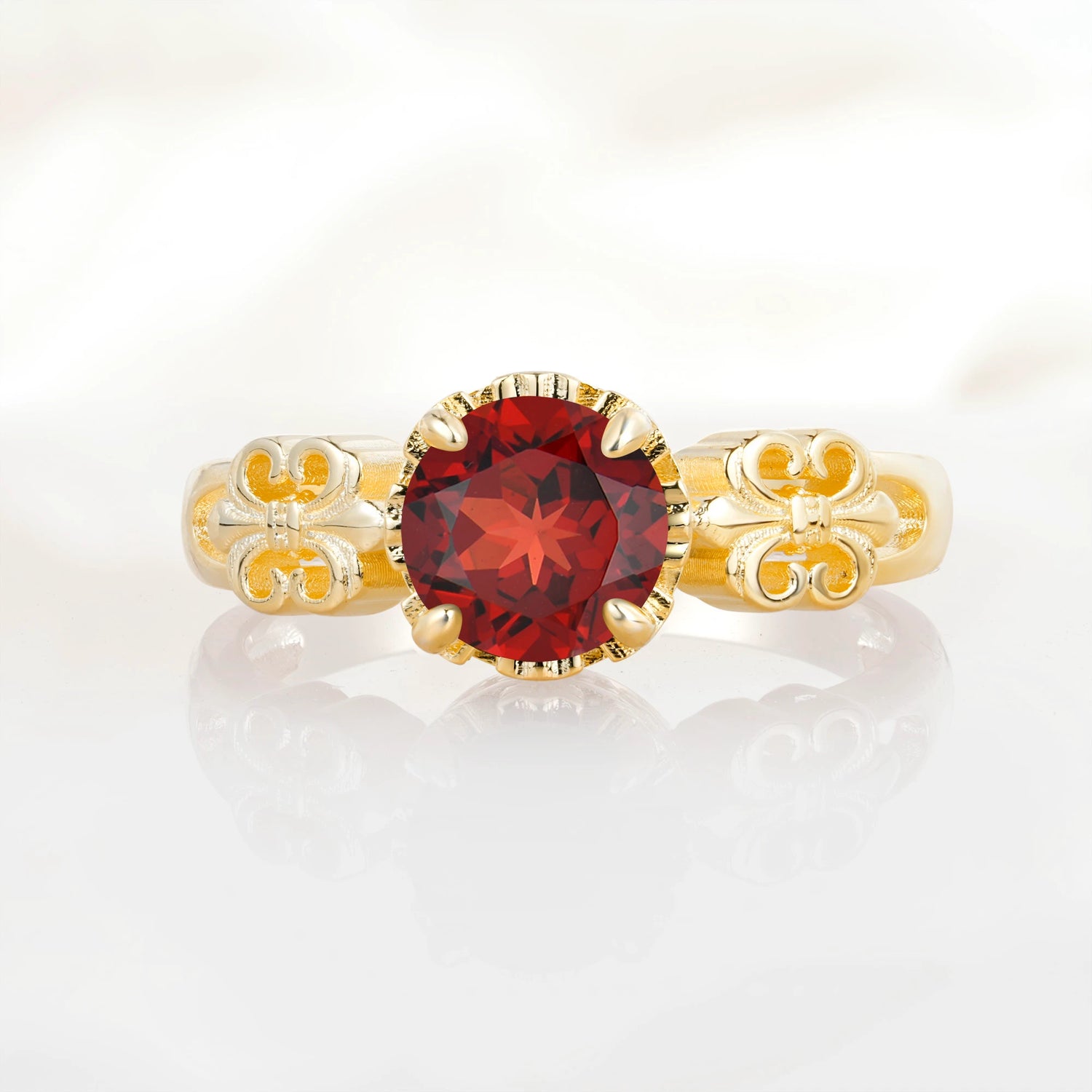 Vintage Round-Cut Garent Engagement Ring