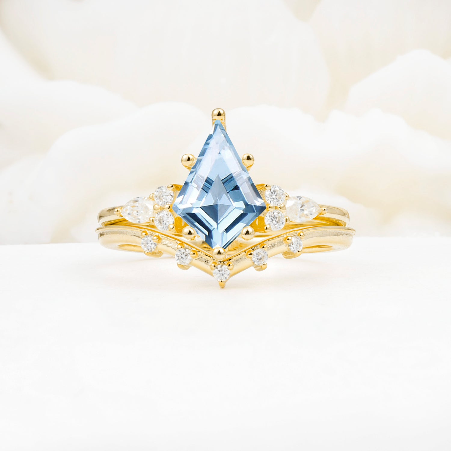 Luxury Kite Cut Aquamarine Bridal Ring Set