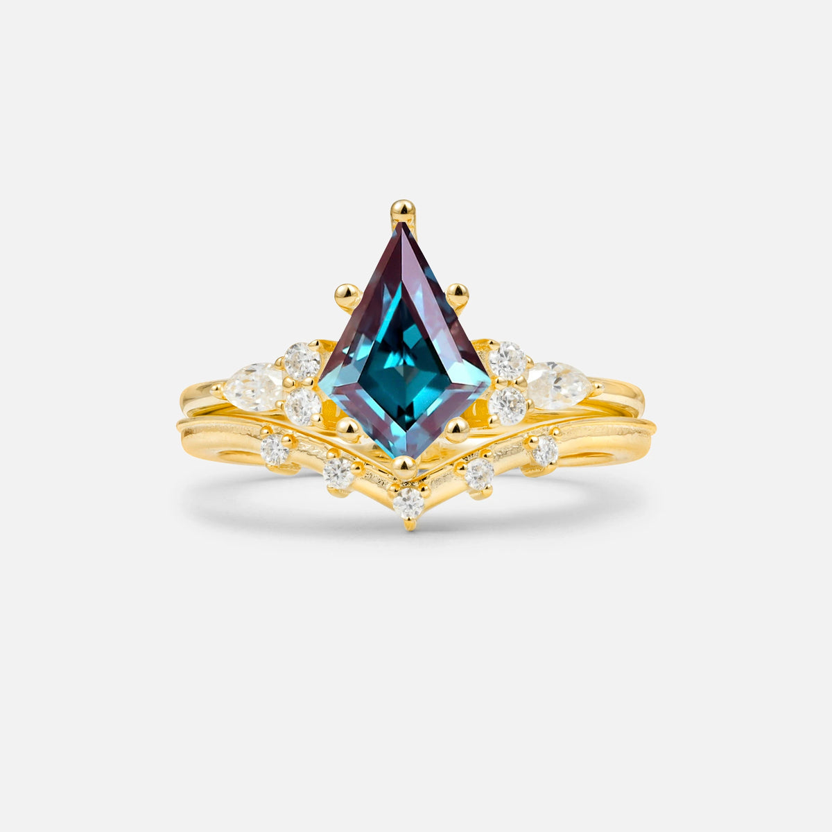 Luxury Kite Cut Alexandrite Bridal Ring Set