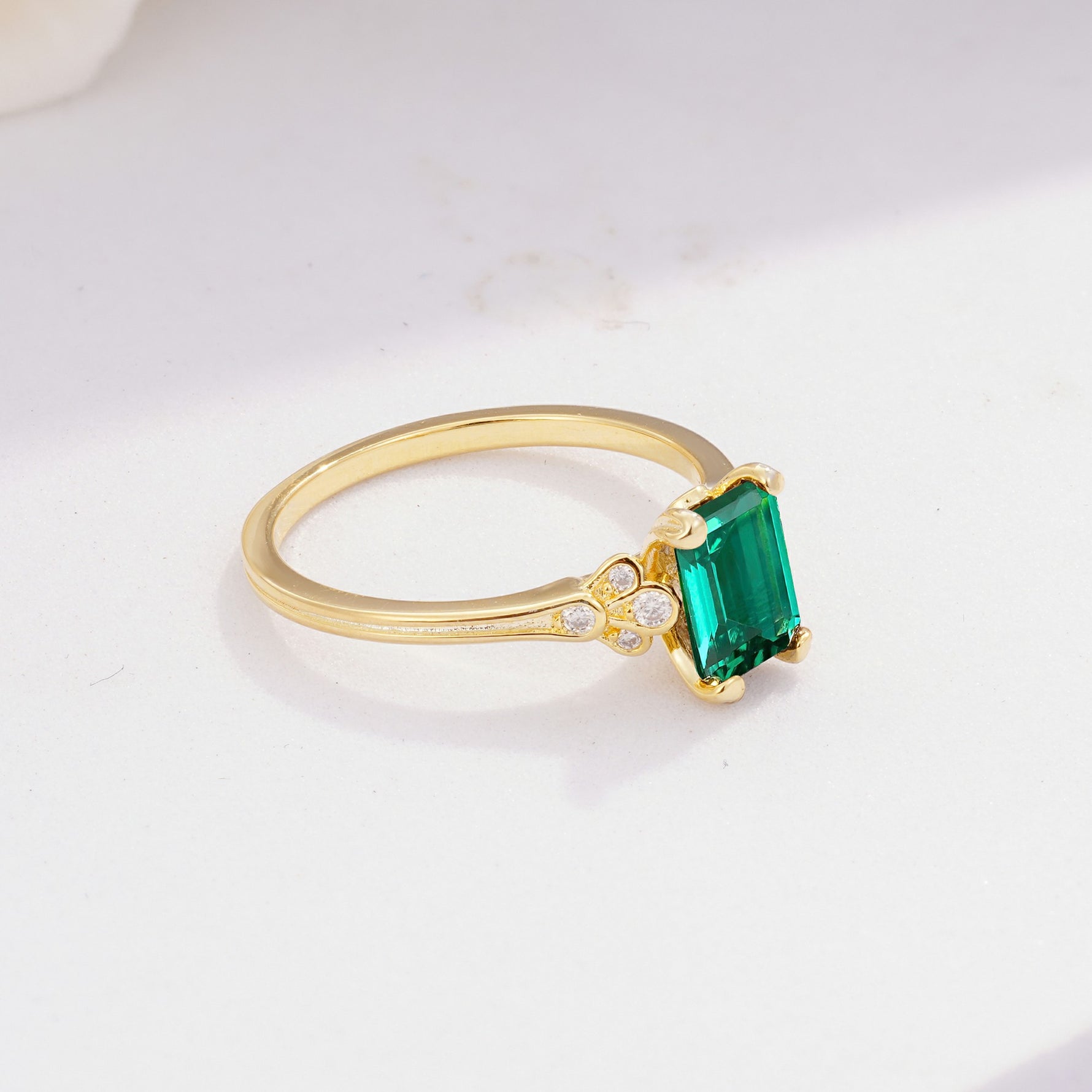 ML07055 Emerald Ring - White-Gold