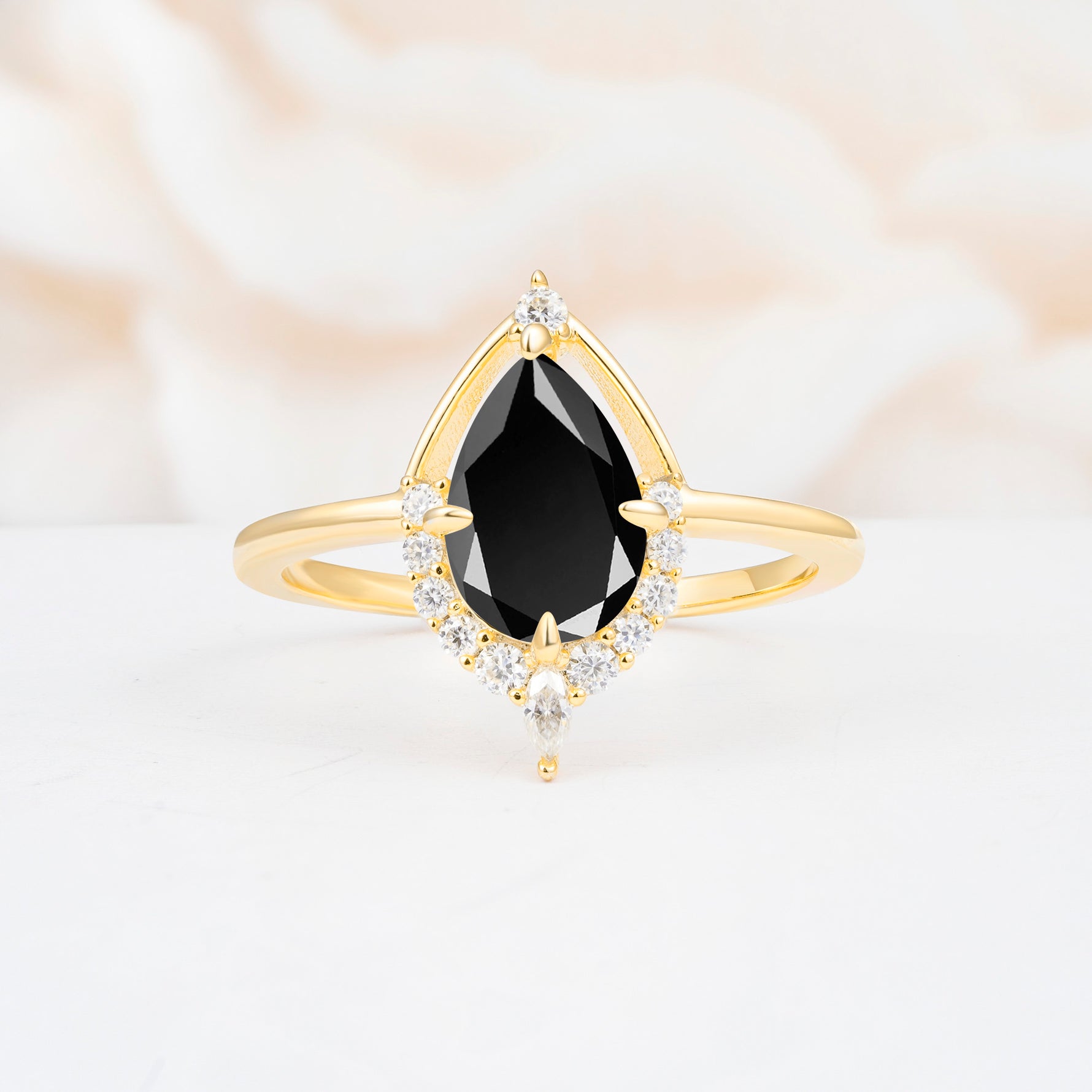 ML07057 Black Onyx Ring - Yellow-Gold