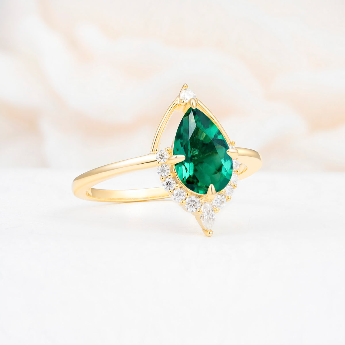 ML07057 Emerald Ring - White-Gold