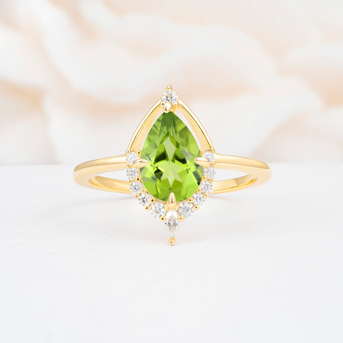 ML07057 Peridot Ring - Yellow-Gold