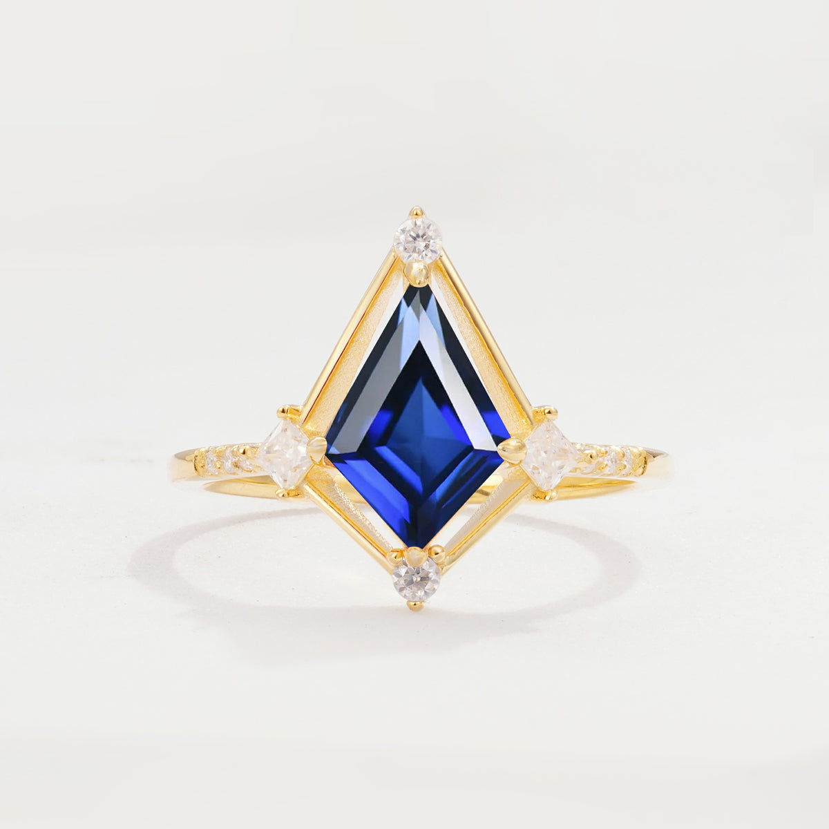 ML07060 Sapphire Ring - Yellow-Gold