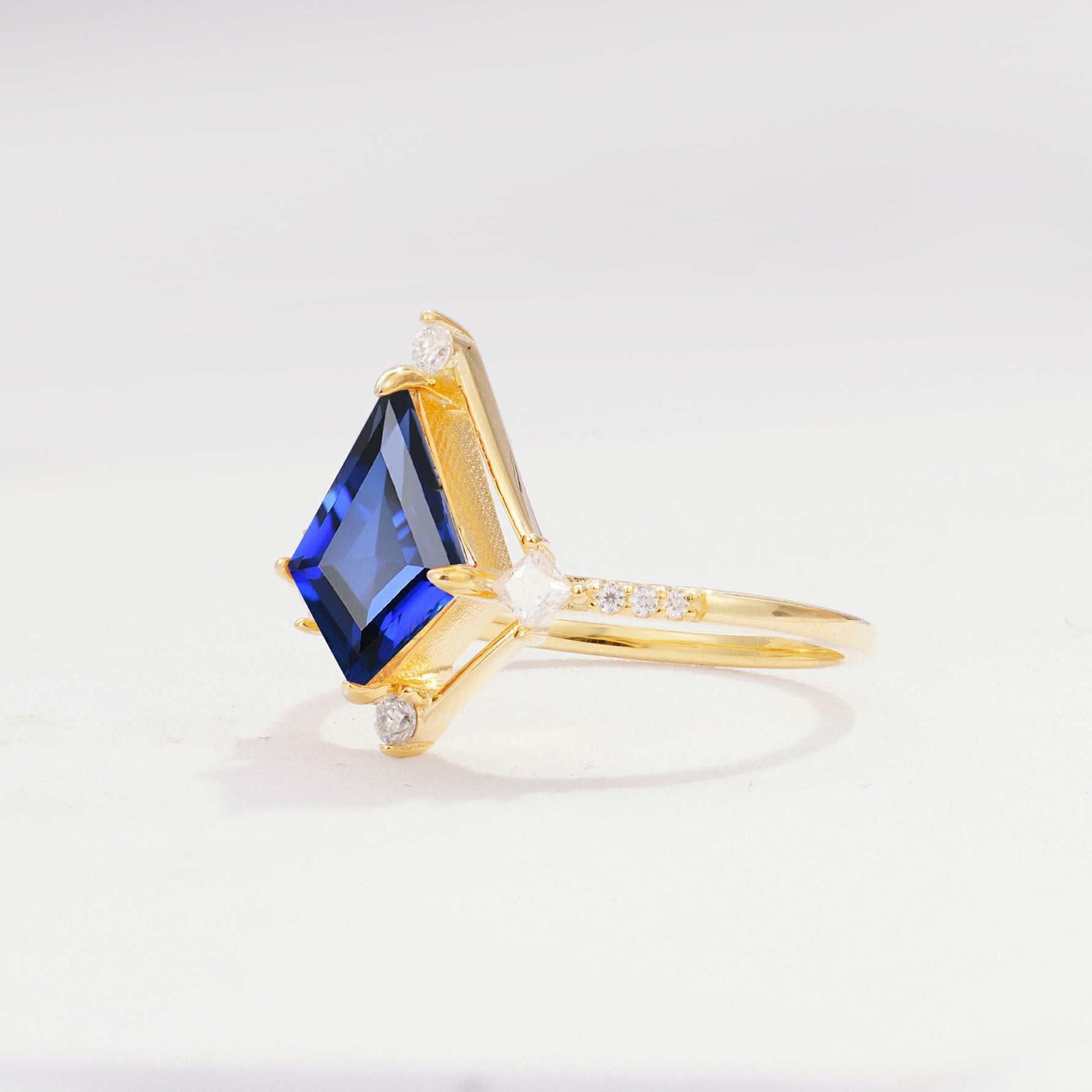 ML07060 Sapphire Ring - White-Gold