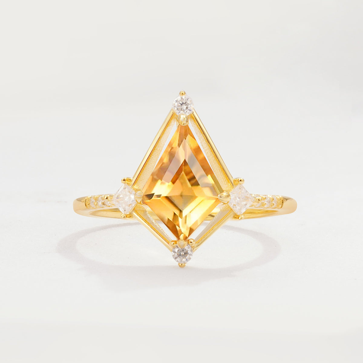 ML07060 Citrine Ring - Yellow-Gold