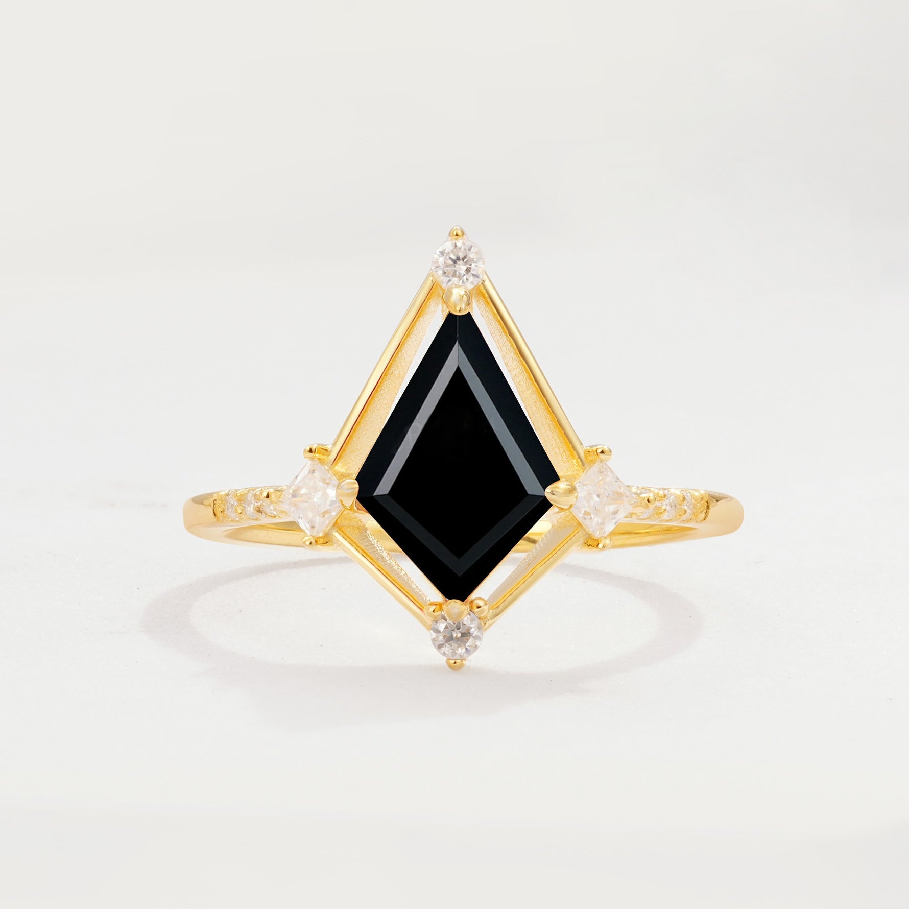 ML07060 Black Onyx Ring - Yellow-Gold