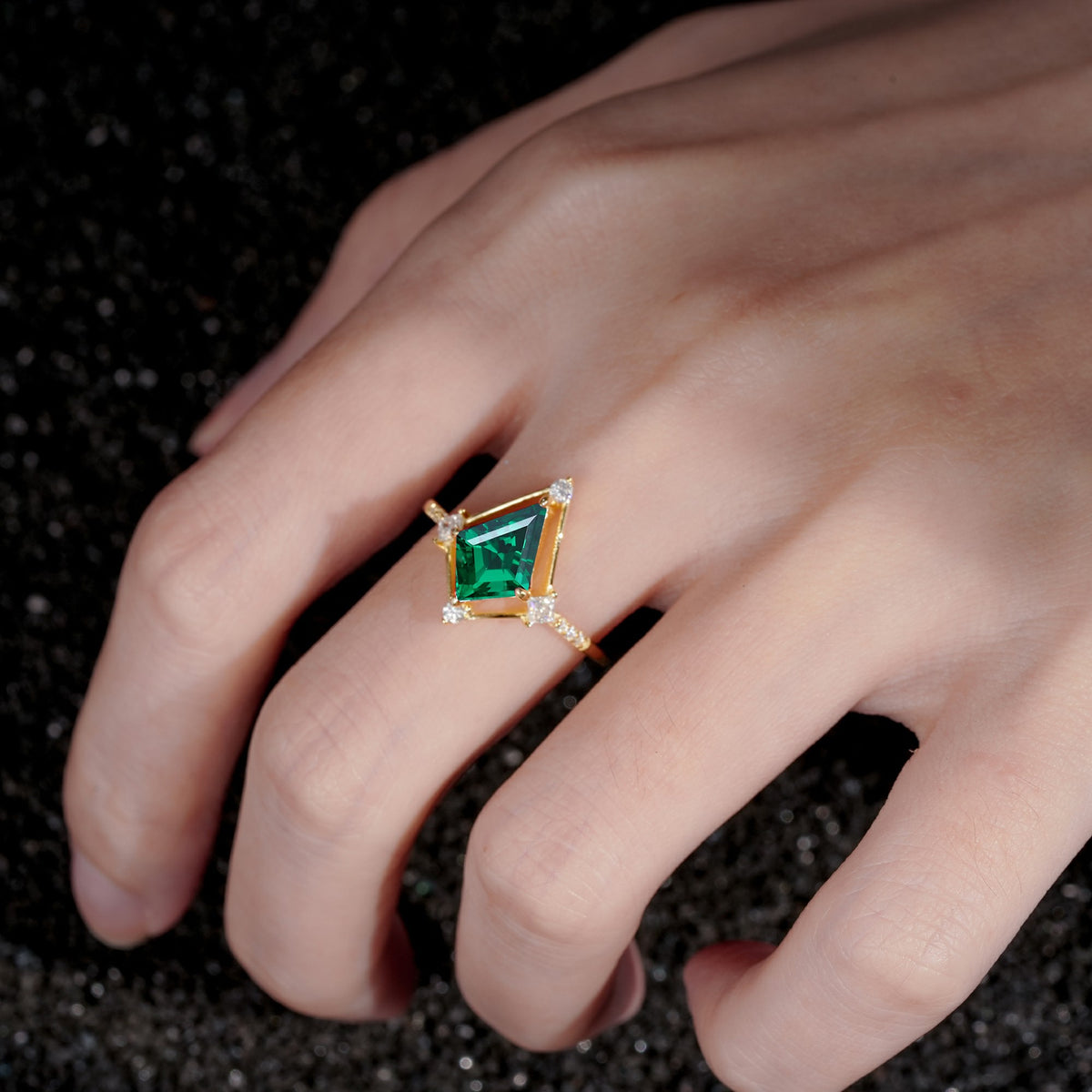 ML07060 Emerald Ring - Rose-Gold