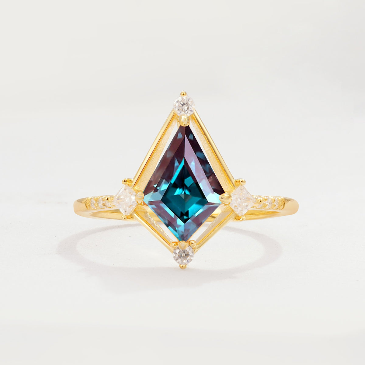 ML07060 Alexandrite Ring - Yellow-Gold