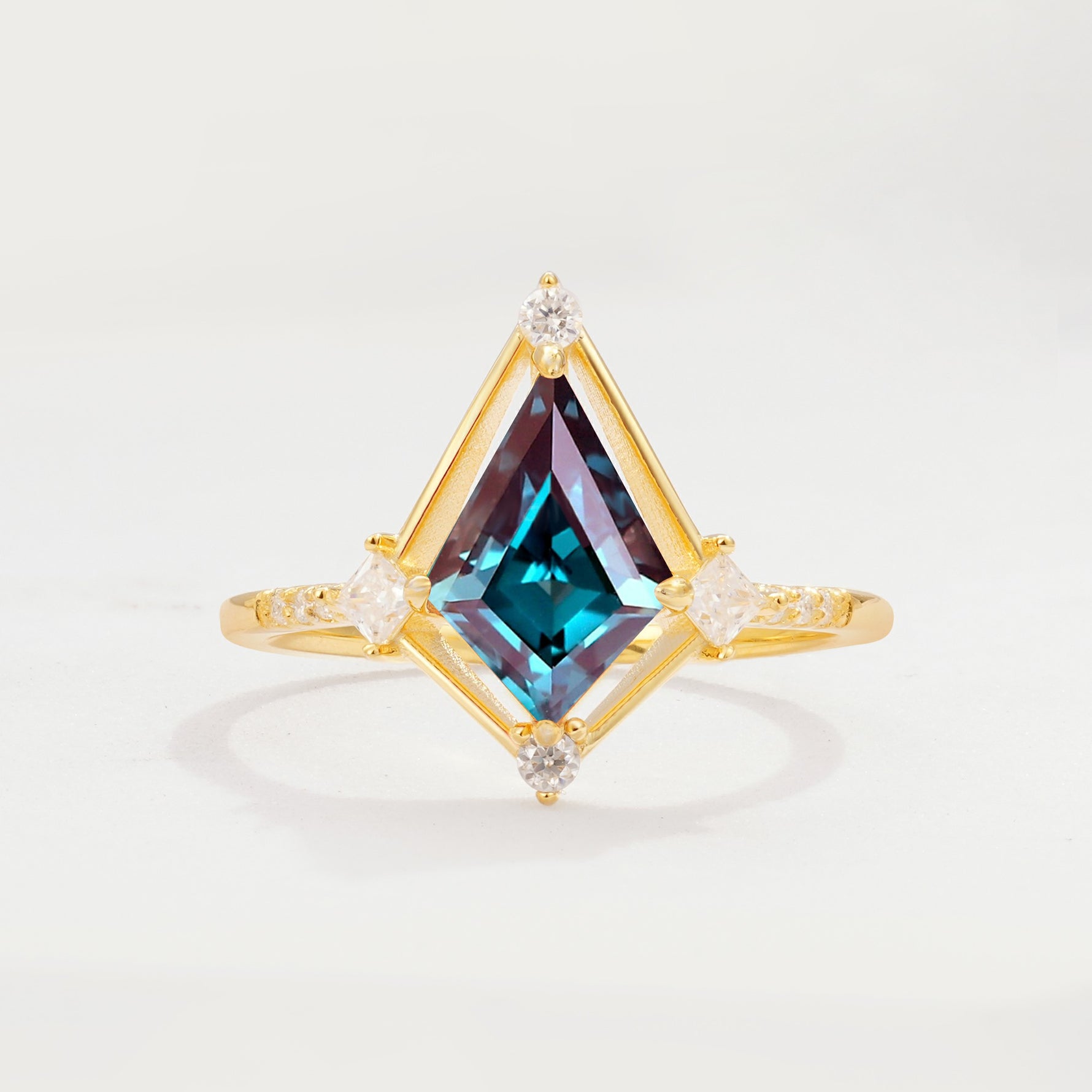 ML07060 Alexandrite Ring - Yellow-Gold