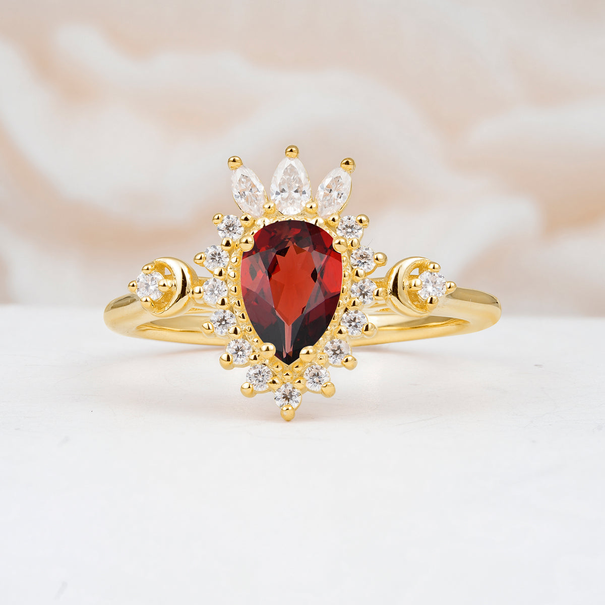 ML07061 Garnet Ring - Yellow-Gold