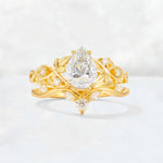 Pear Cut Moissanite Nature-Inspired Bridal Ring Set - Yellow-Gold
