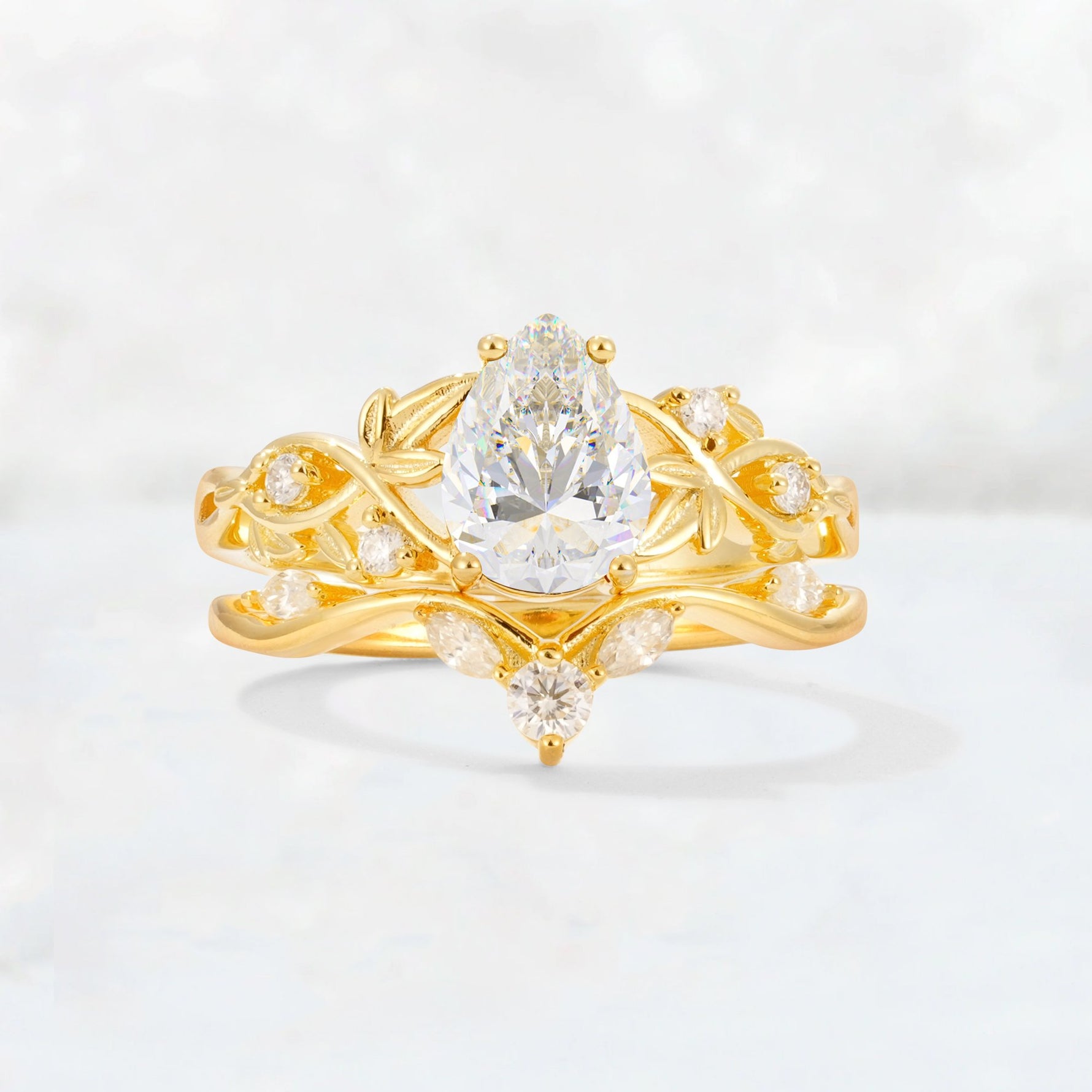 Pear Cut Moissanite Nature-Inspired Bridal Ring Set - Yellow-Gold