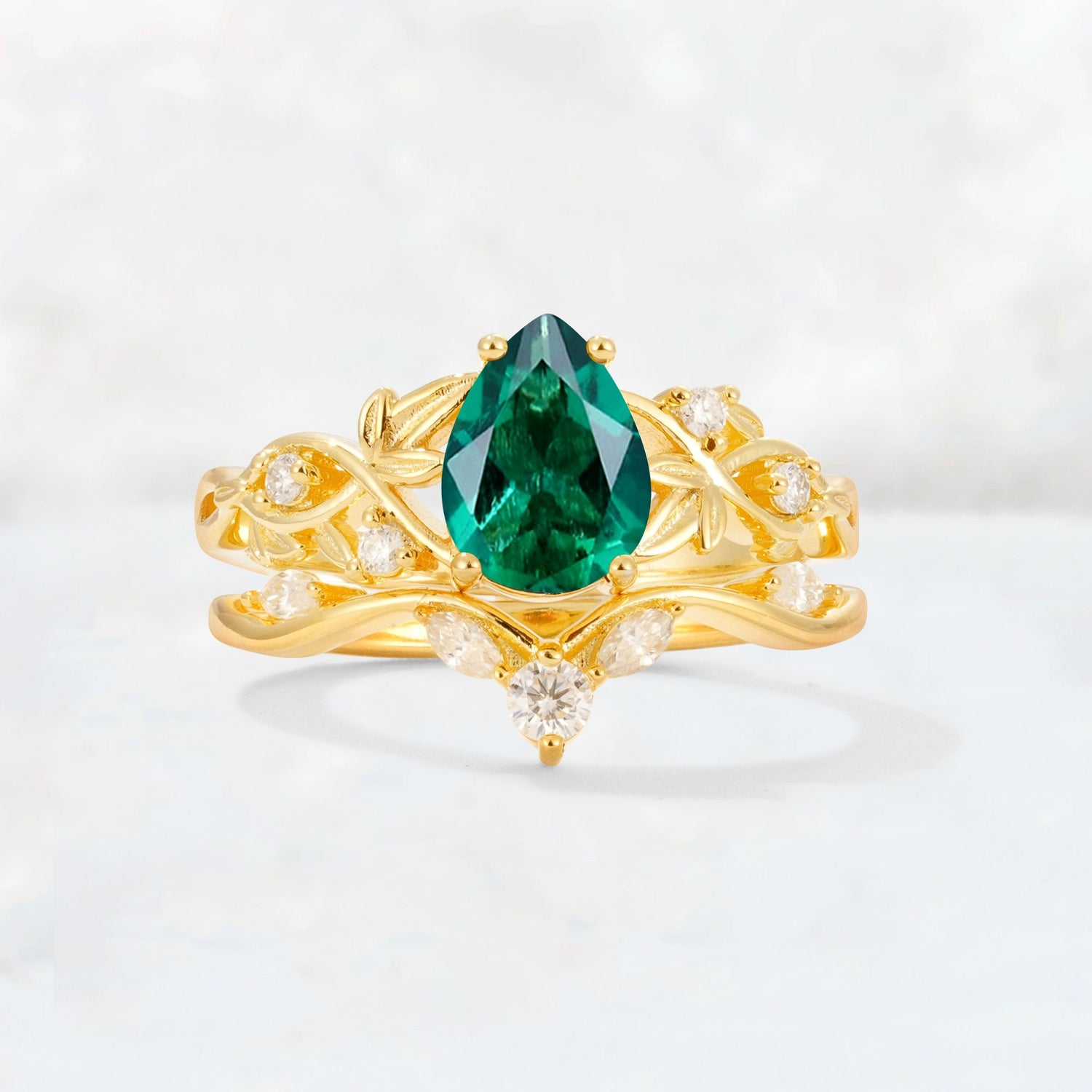 Pear Cut Emerald Nature-Inspired Bridal Ring Set - Yellow-Gold