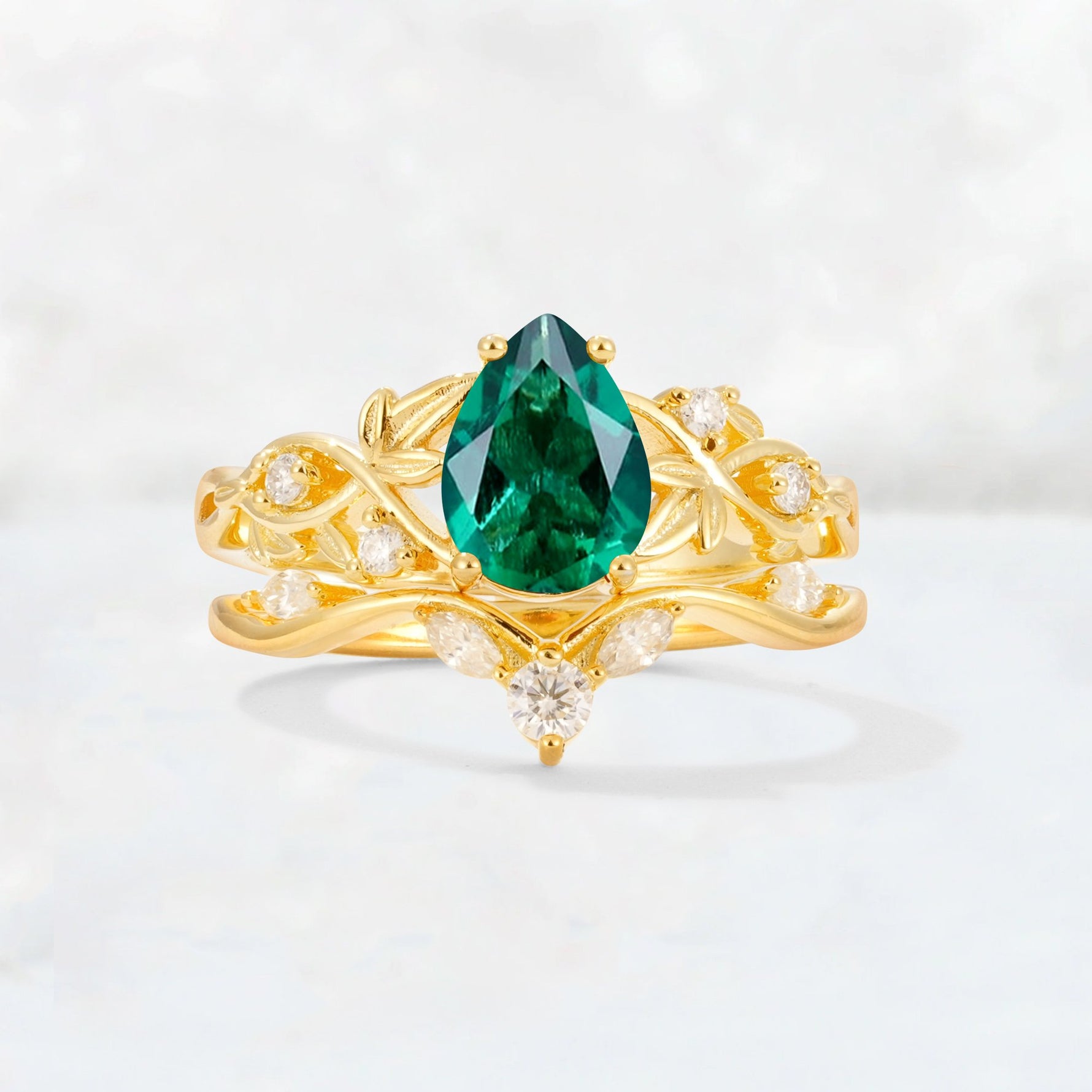 Pear Cut Emerald Nature-Inspired Bridal Ring Set - Yellow-Gold