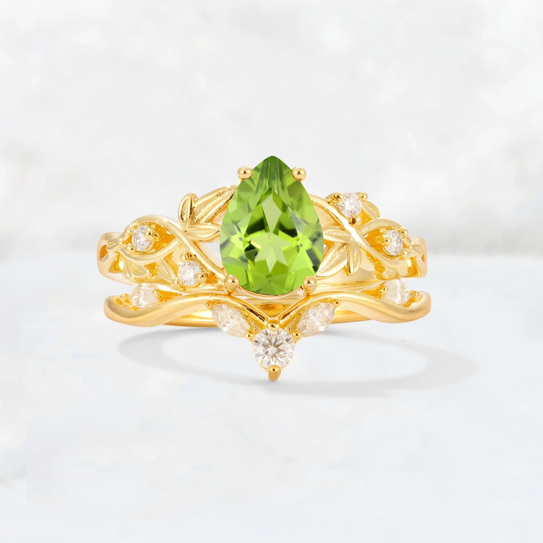 Pear Cut Peridot Nature-Inspired Bridal Ring Set - Yellow-Gold