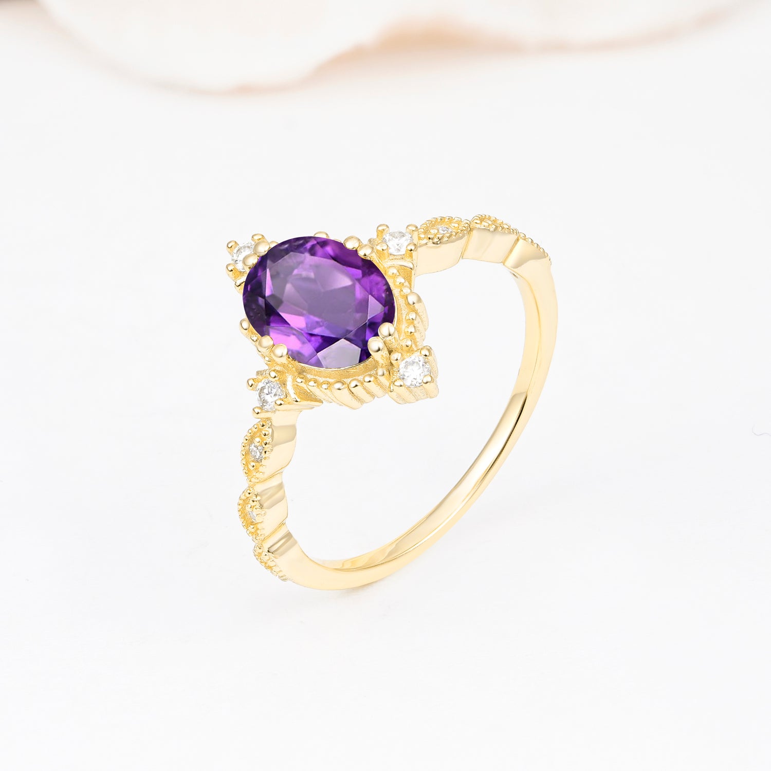 Luxurious, Sparkling Oval-Cut Amethyst Engagement Rings