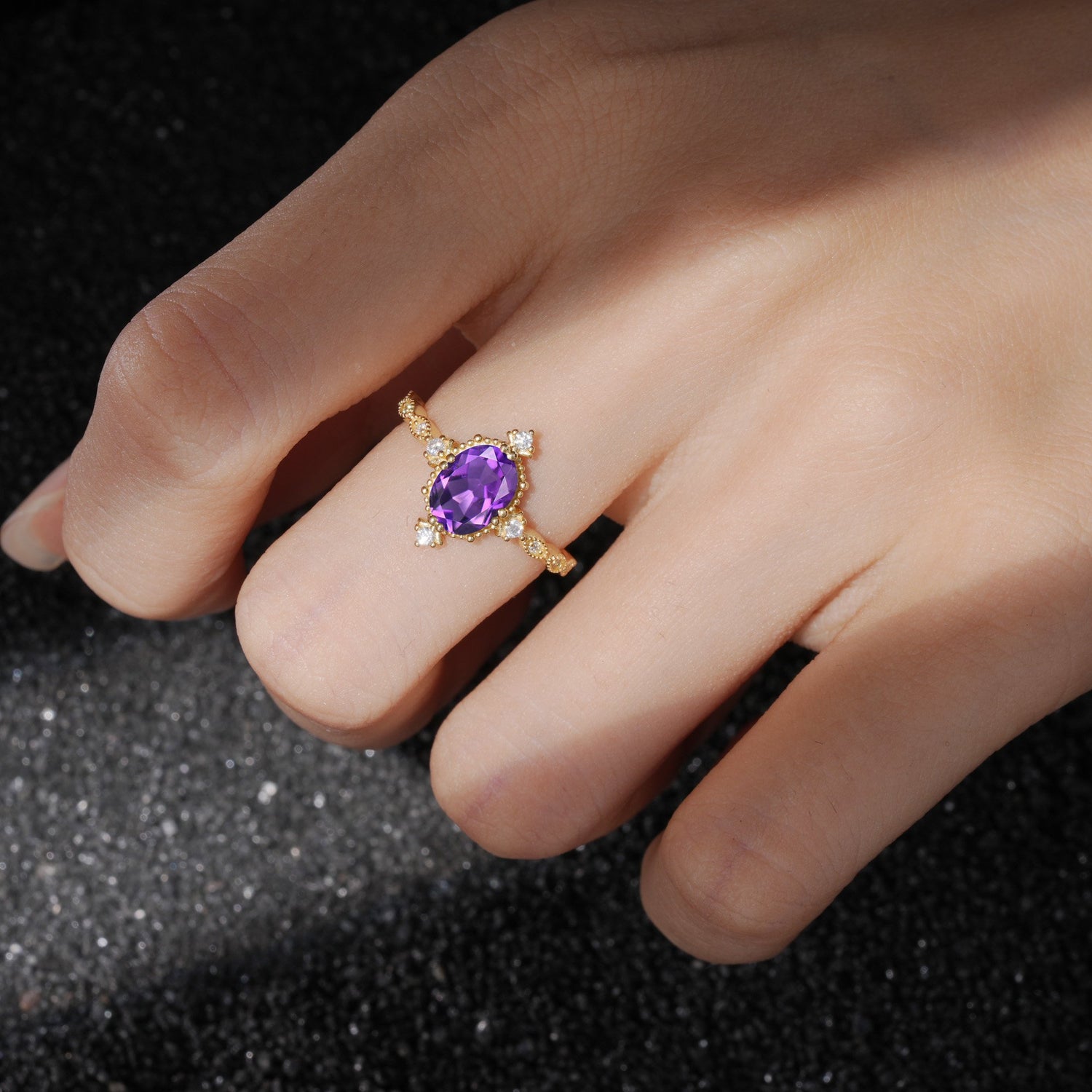 Luxurious, Sparkling Oval-Cut Amethyst Engagement Rings