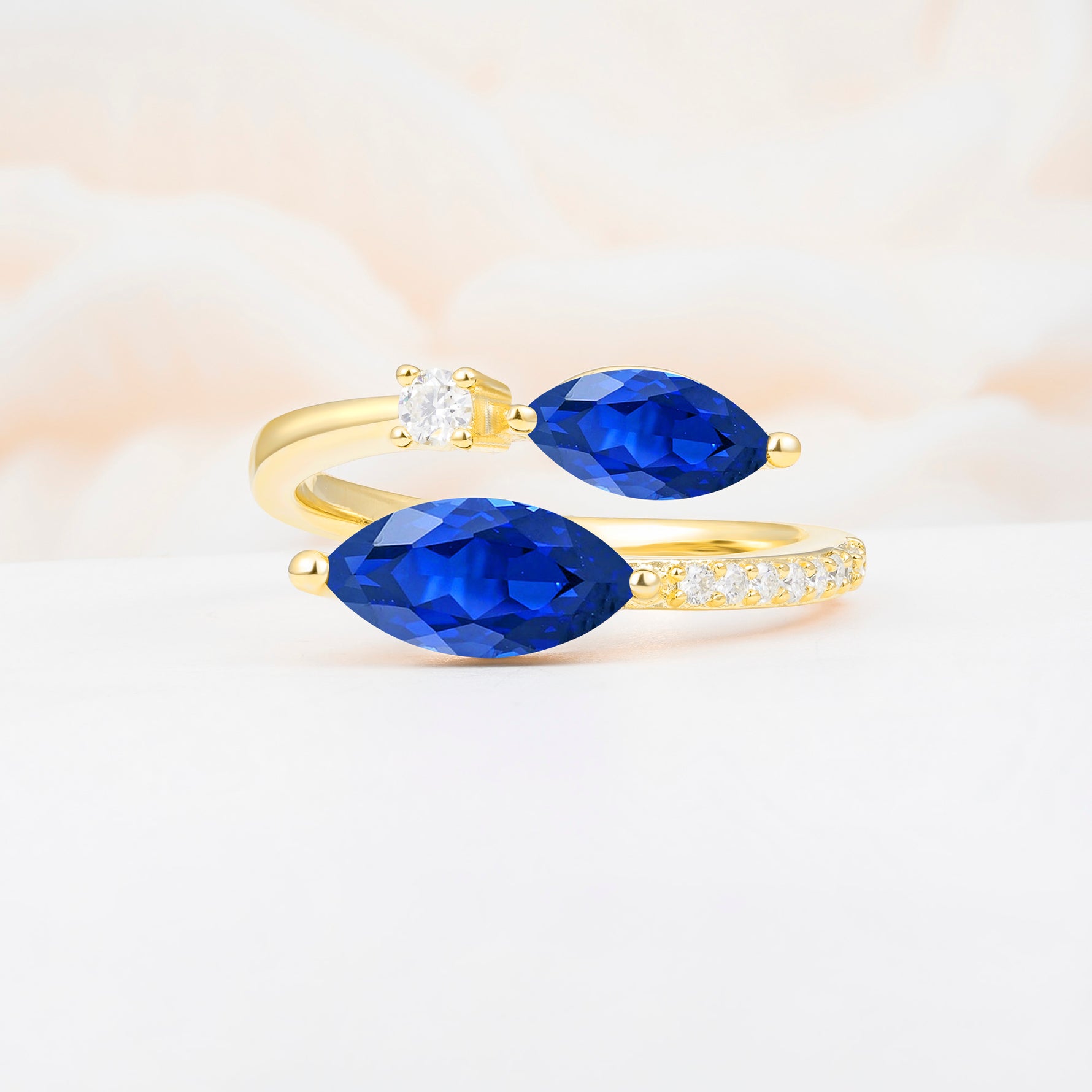 SR06737 Sapphire Ring - Yellow-Gold