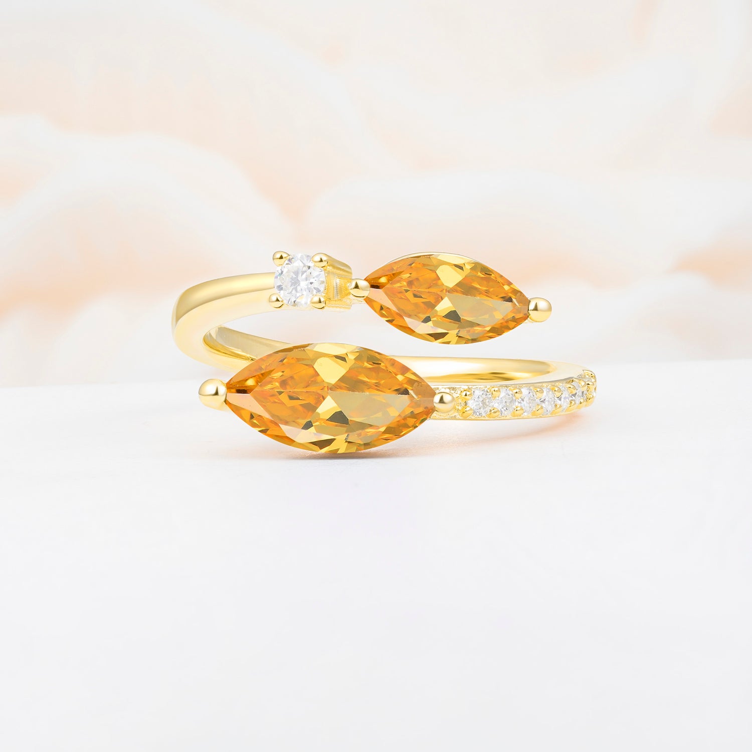 SR06737 Citrine Ring - Yellow-Gold