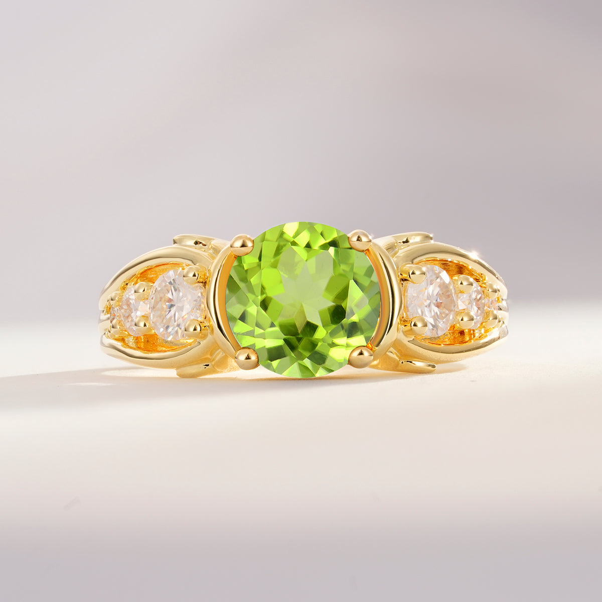 SR08639 Peridot Ring - Yellow-Gold