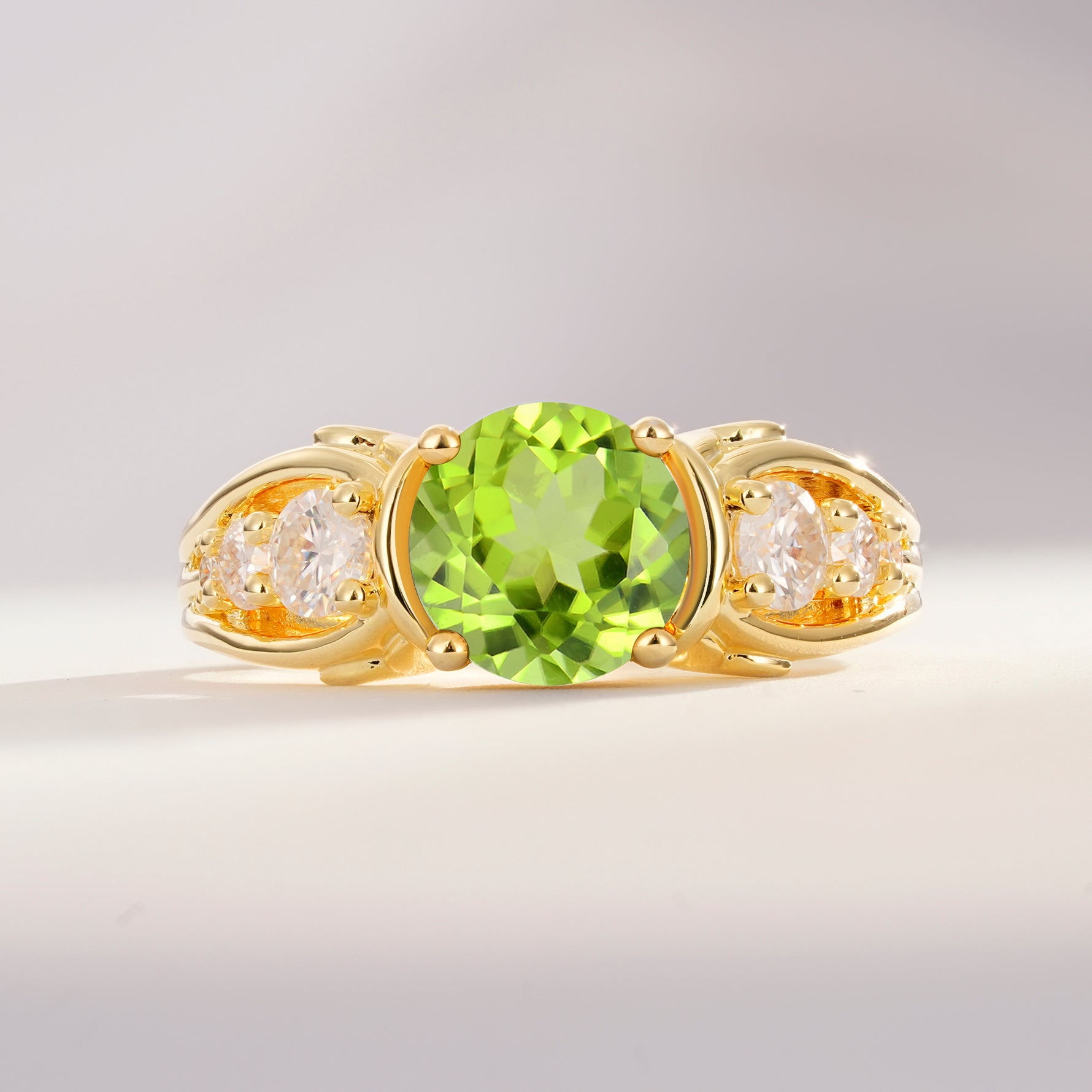 SR08639 Peridot Ring - Yellow-Gold