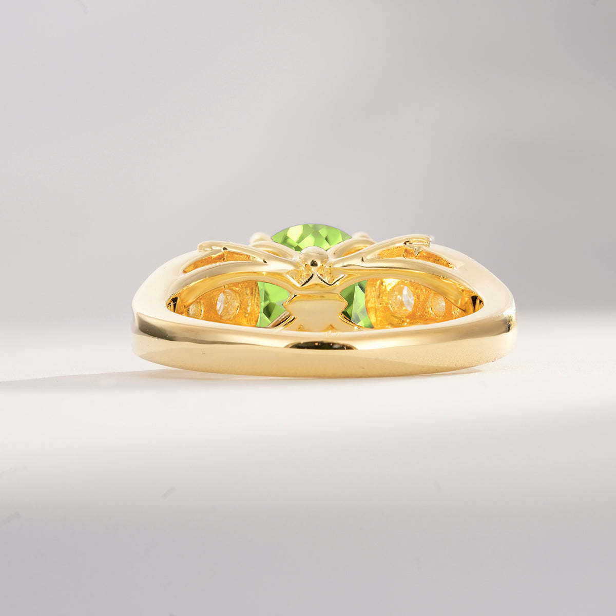 SR08639 Peridot Ring - Additional view