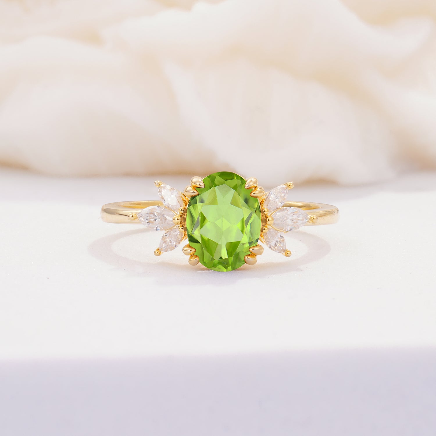 SR08756 Peridot Ring - Yellow-Gold