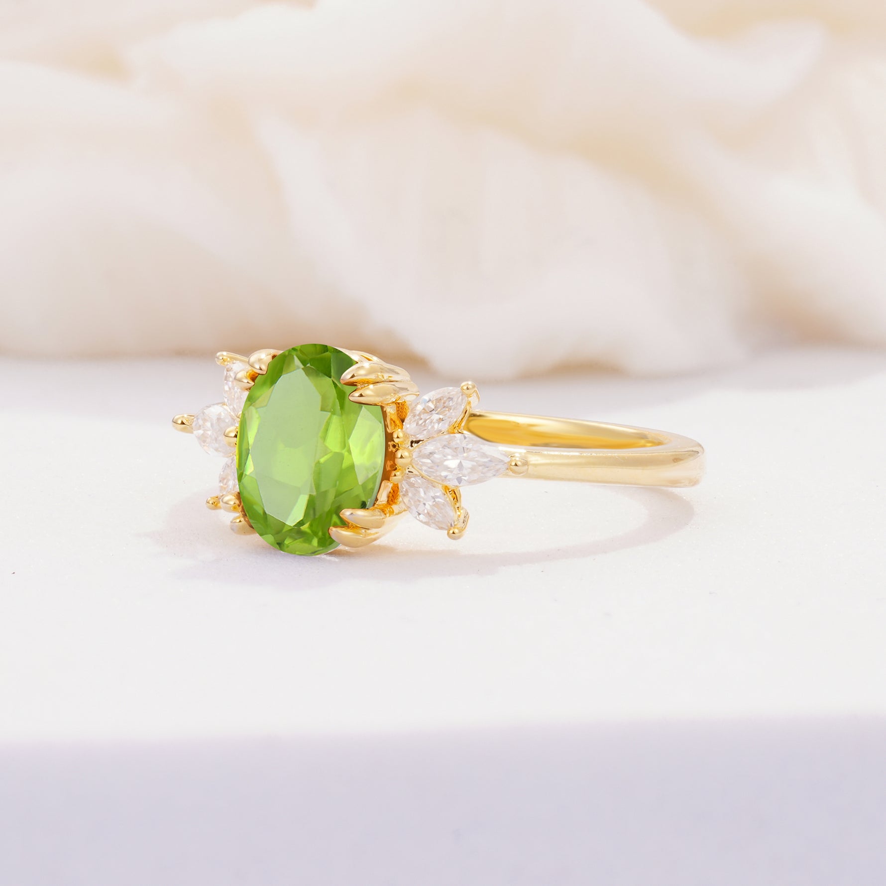 SR08756 Peridot Ring - White-Gold