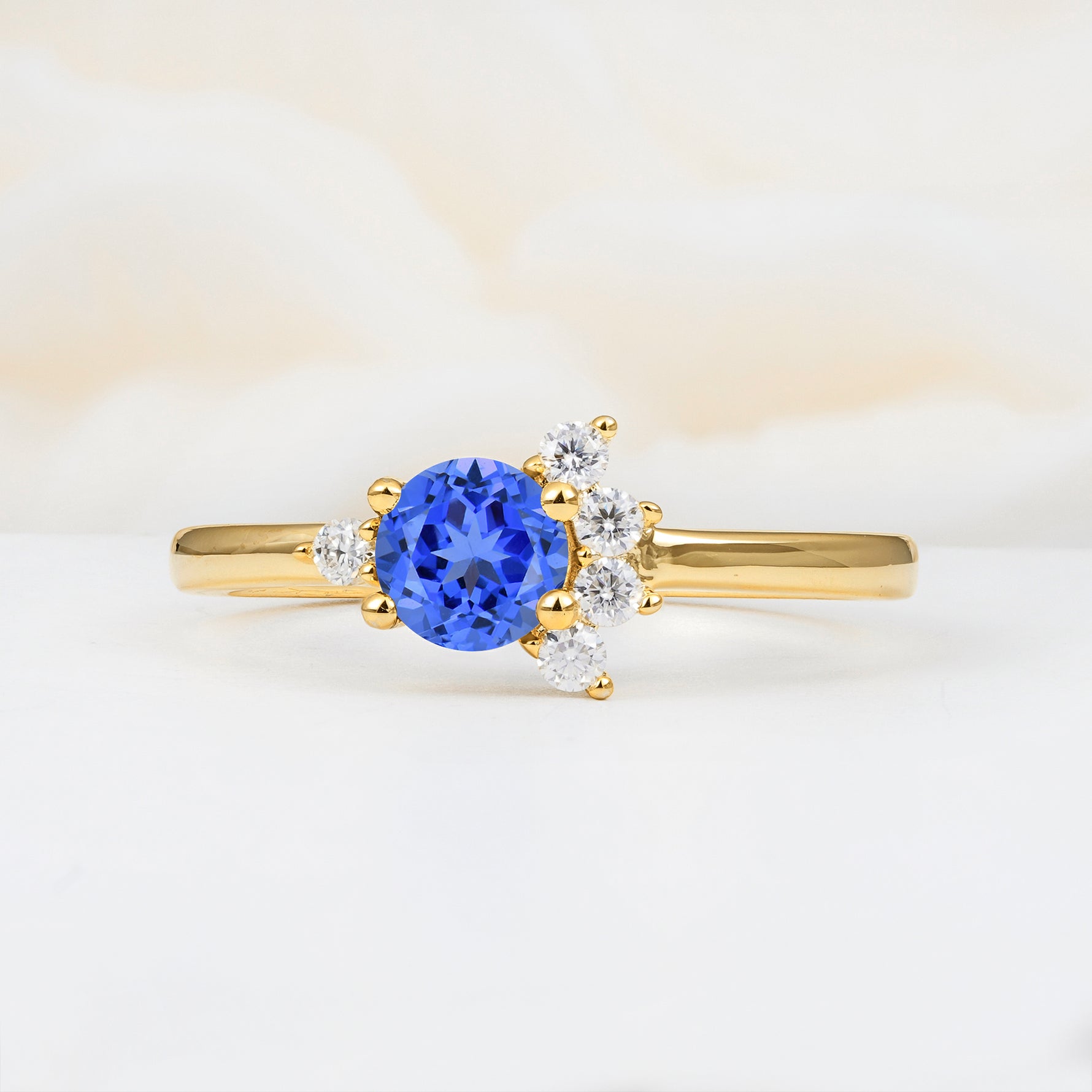 SR08791 Sapphire Ring - Yellow-Gold