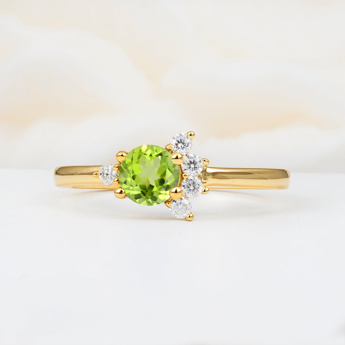 SR08791 Peridot Ring - Yellow-Gold