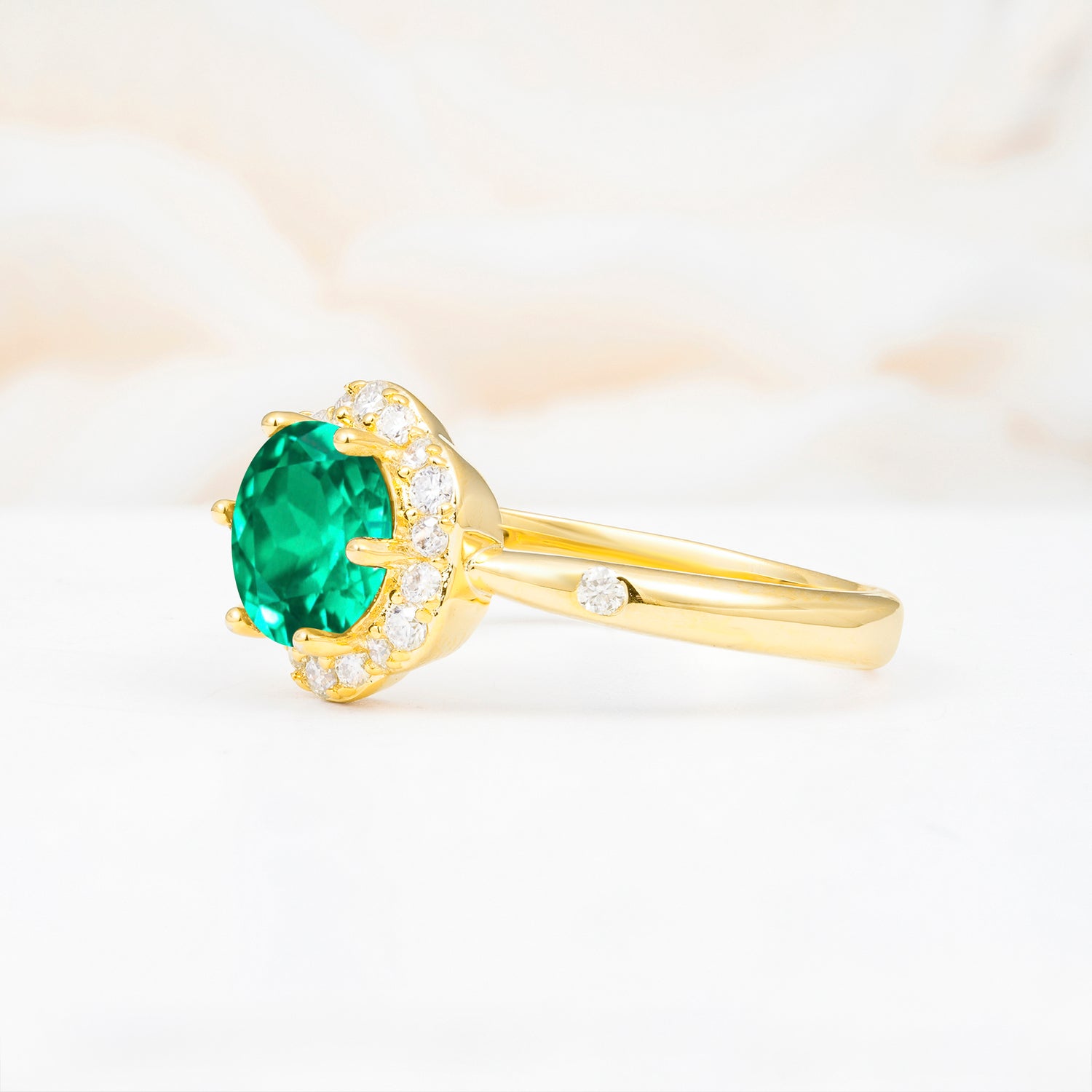 Vintage Scalloped Round Emerald Halo Ring for her