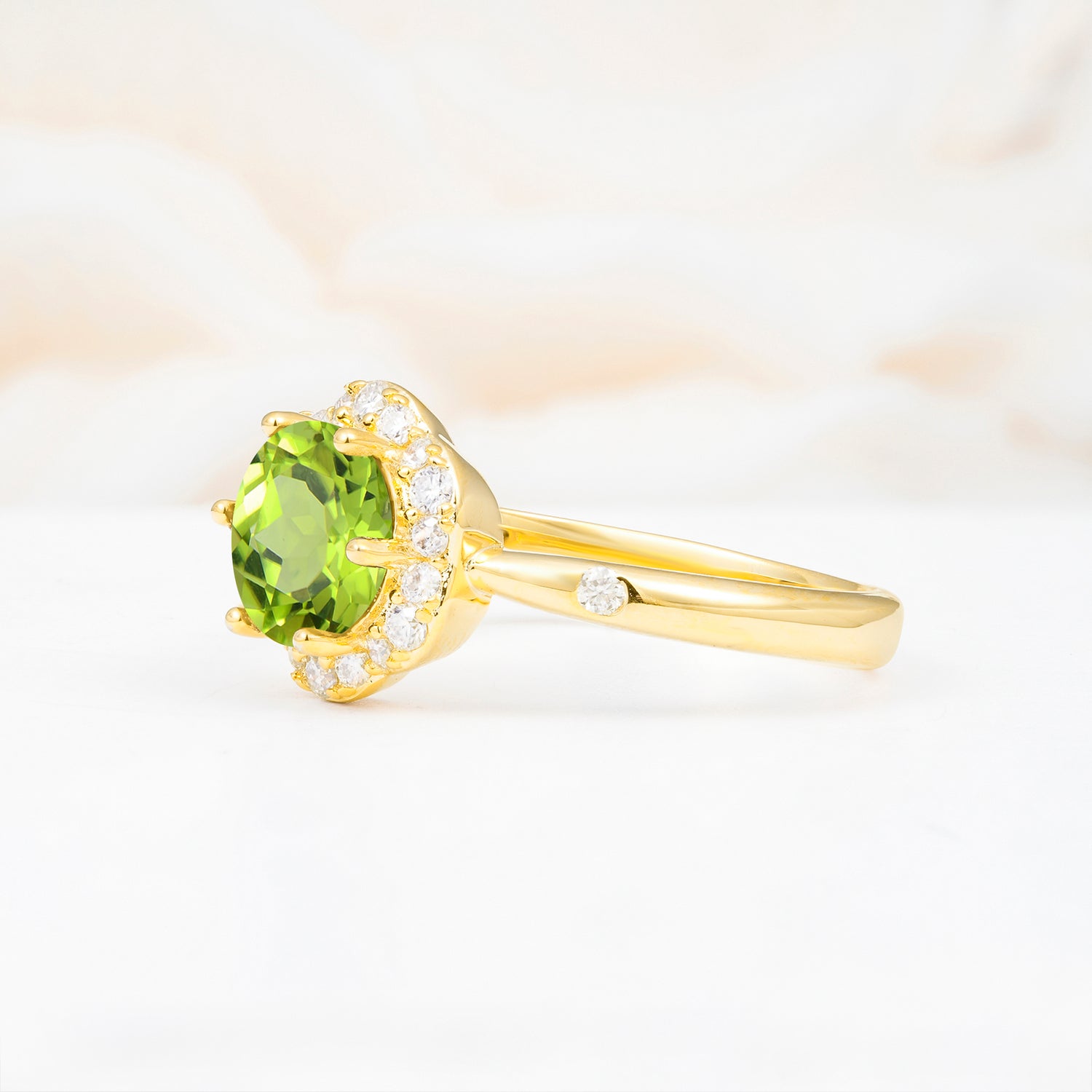 Vintage Scalloped Round Peridot Halo Ring for her
