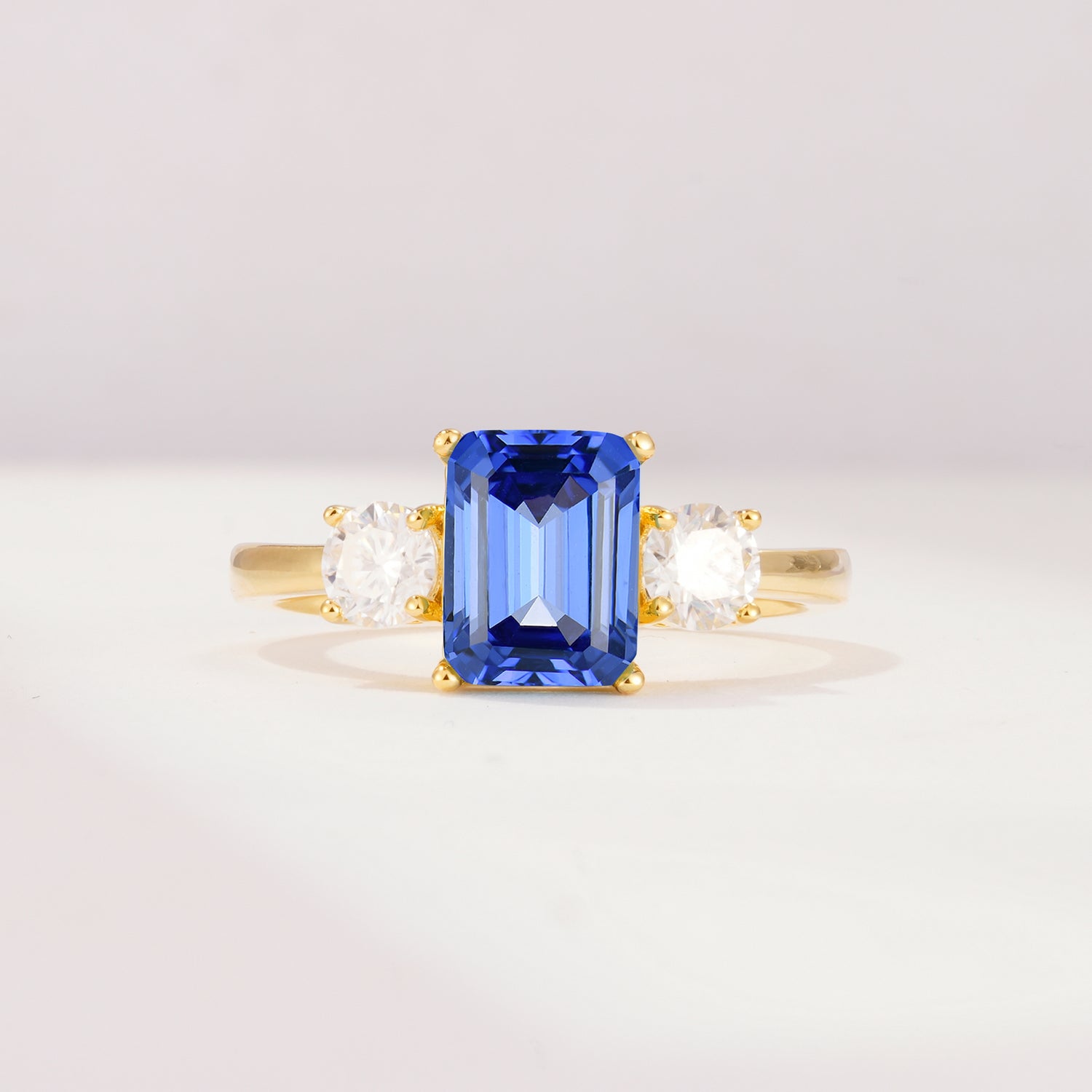 SR09241 Sapphire Ring - Yellow-Gold