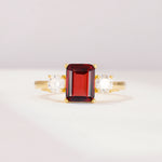 SR09241 Garnet Ring - Yellow-Gold