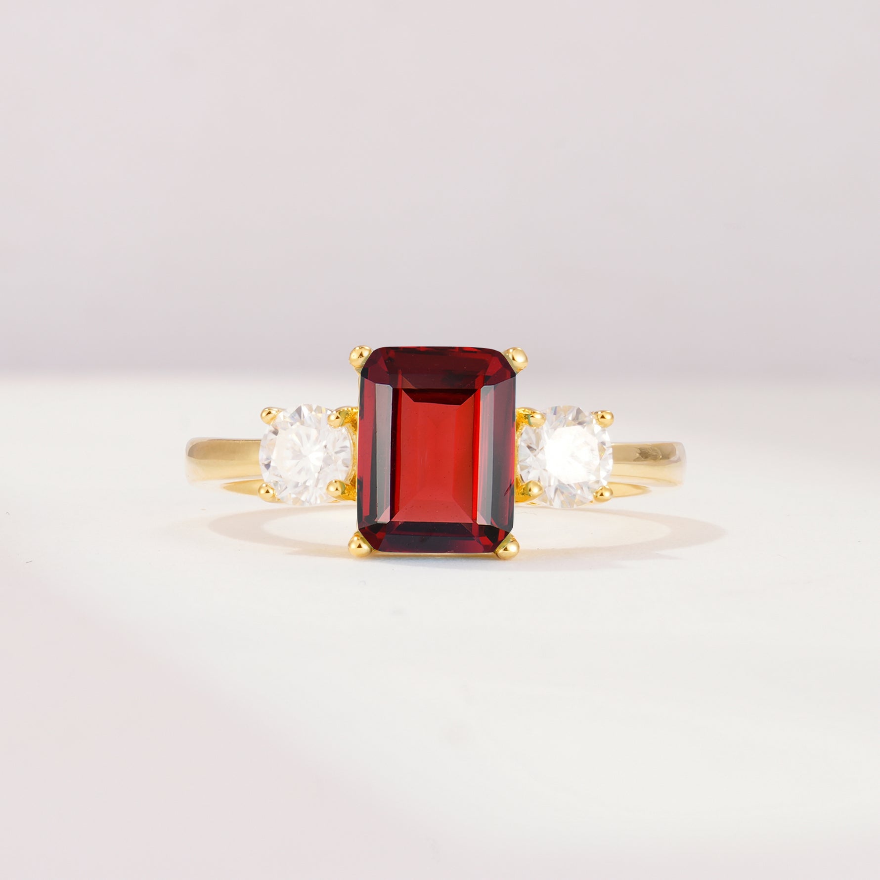SR09241 Garnet Ring - Yellow-Gold