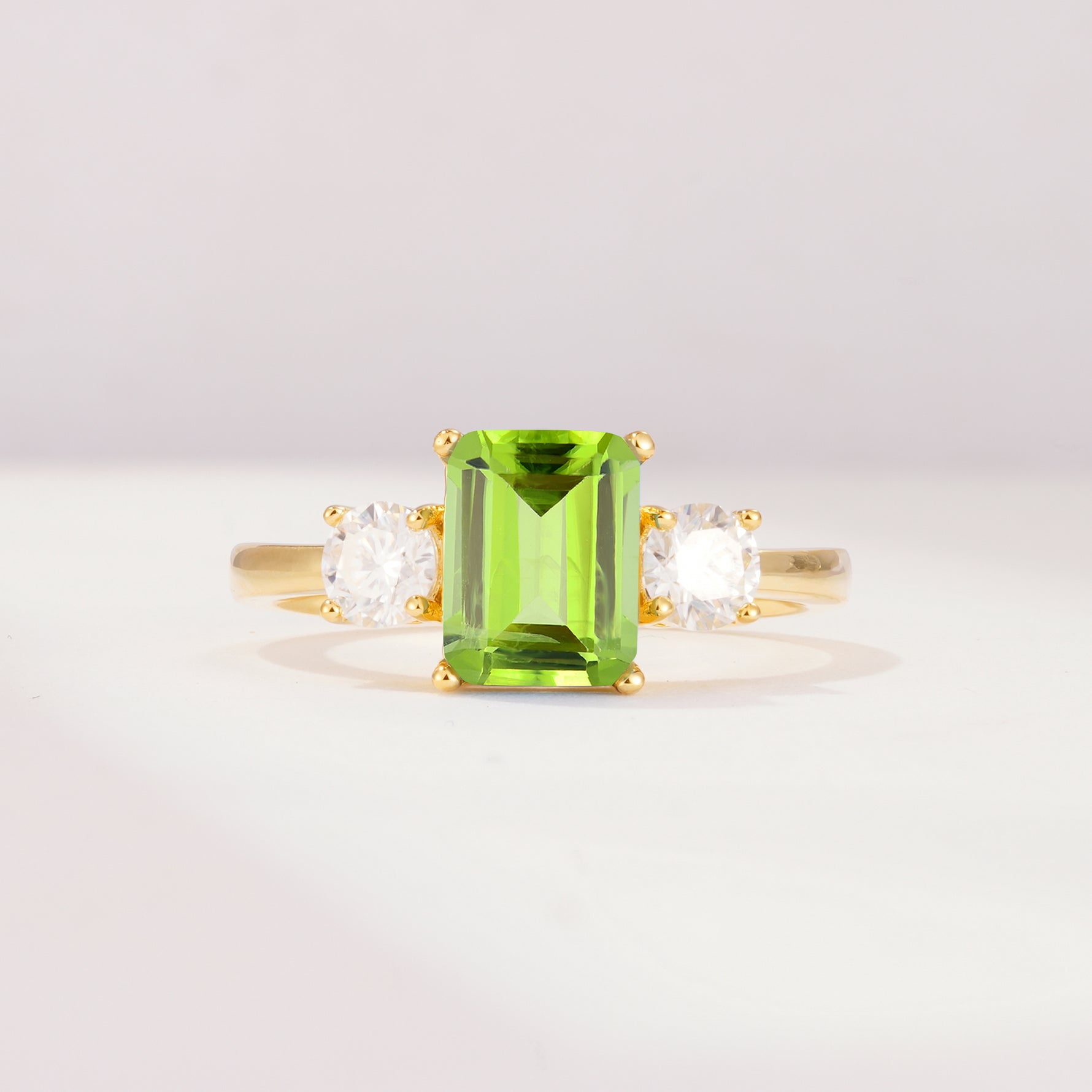 SR09241 Peridot Ring - Yellow-Gold