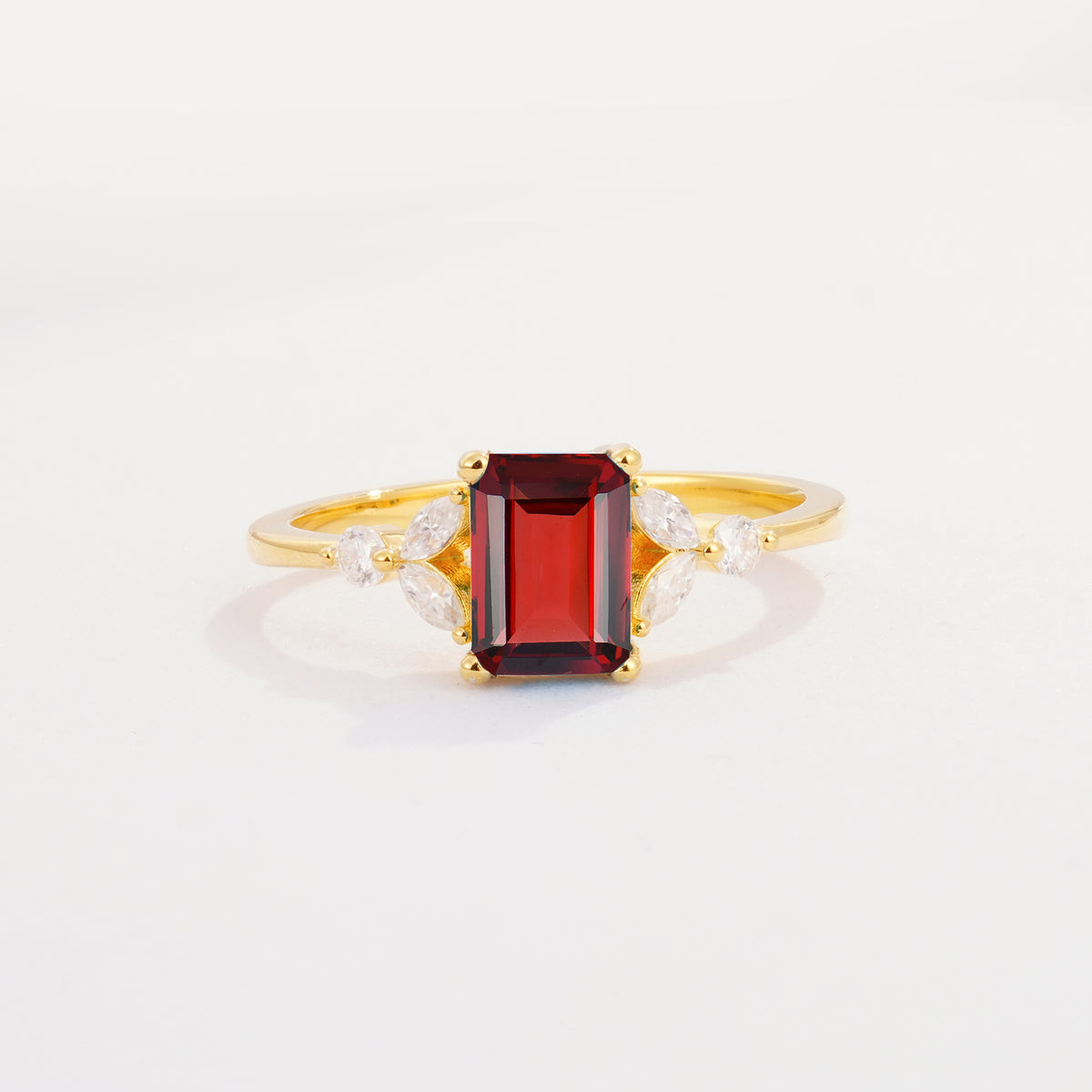 SR09245 Garnet Ring - Yellow-Gold