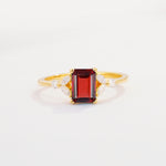 SR09245 Garnet Ring - Yellow-Gold