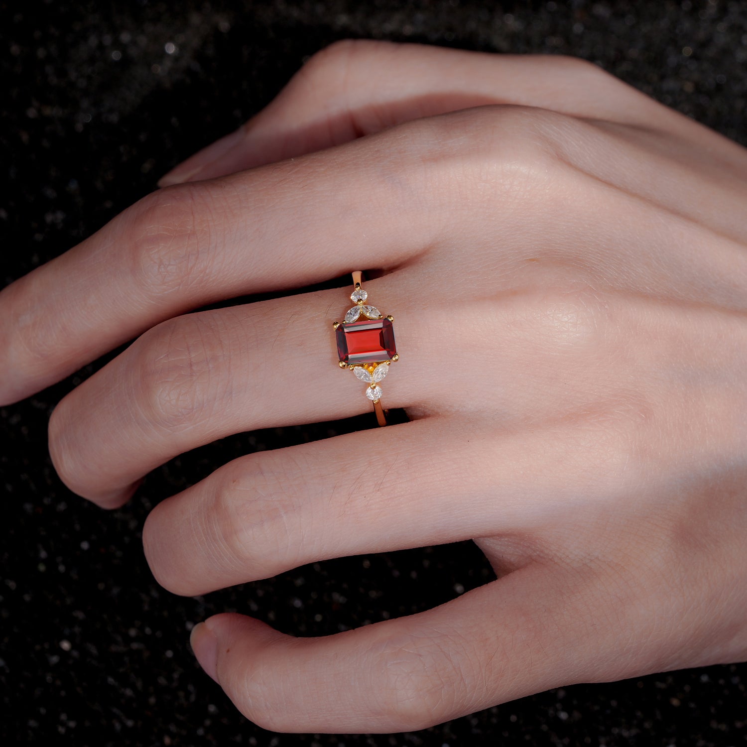 SR09245 Garnet Ring - Rose-Gold