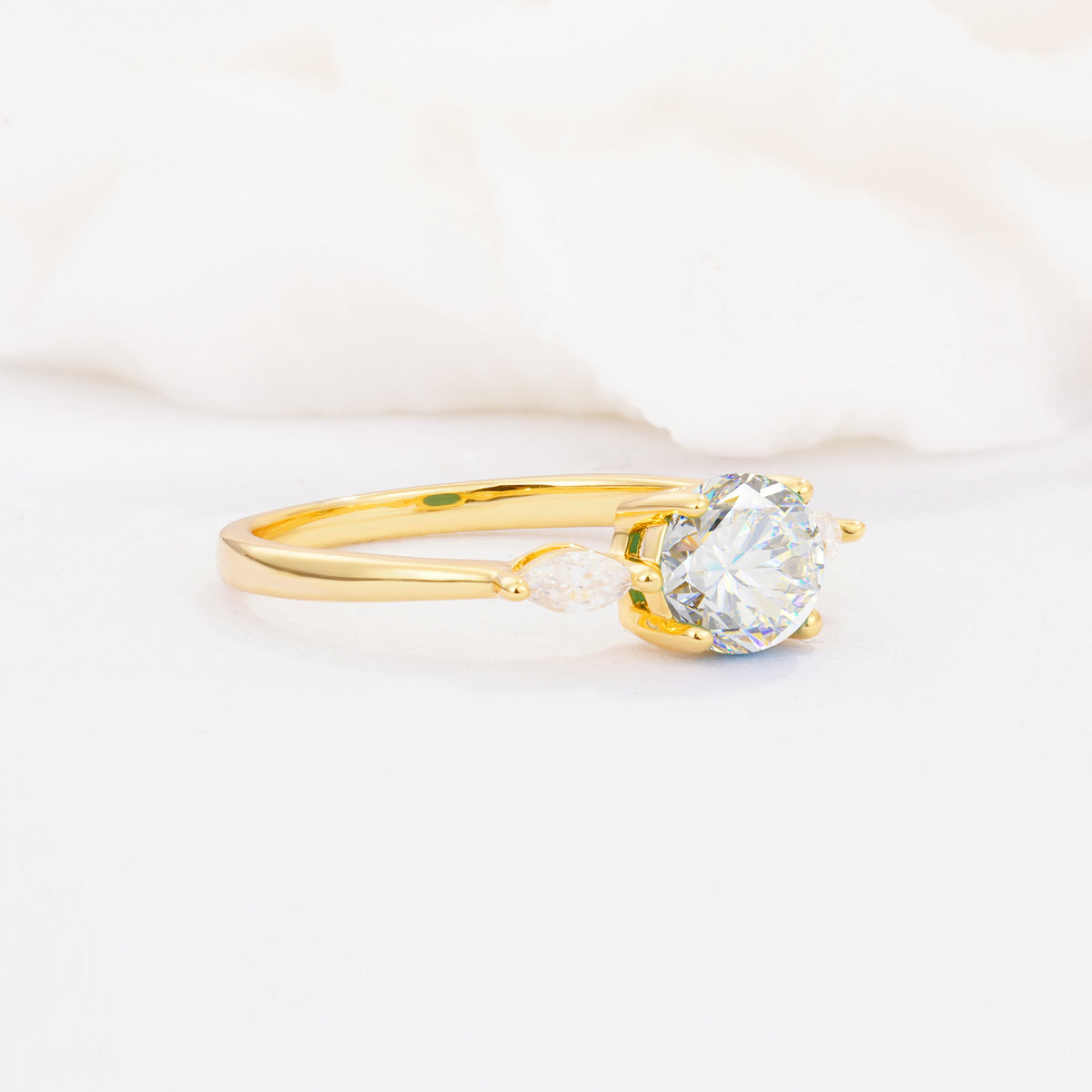 SR10909 Moissanite Ring - White-Gold
