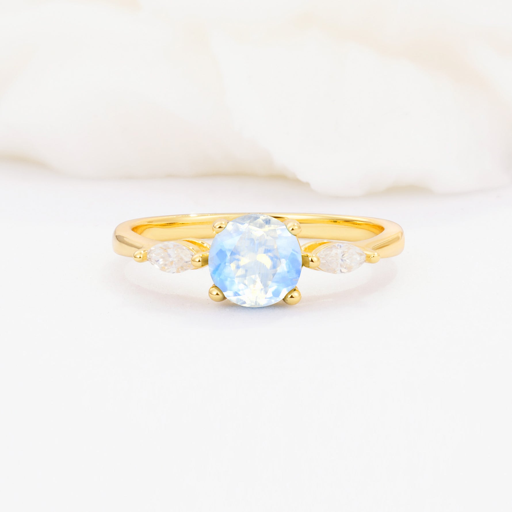 SR10909 Moonstone Ring - Yellow-Gold