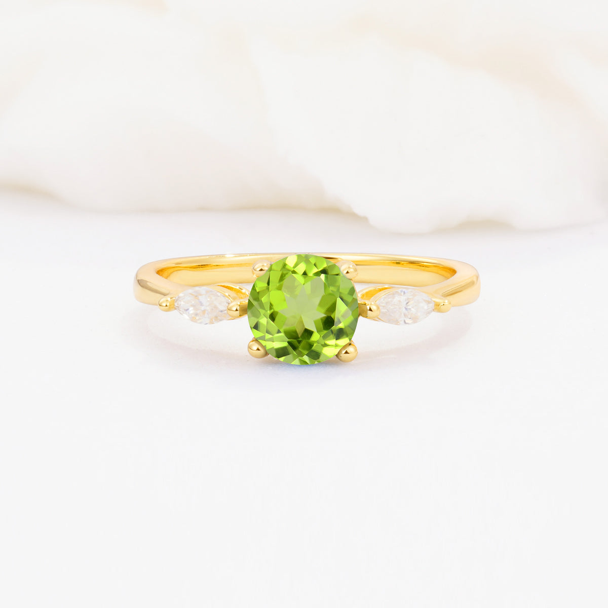 SR10909 Peridot Ring - Yellow-Gold